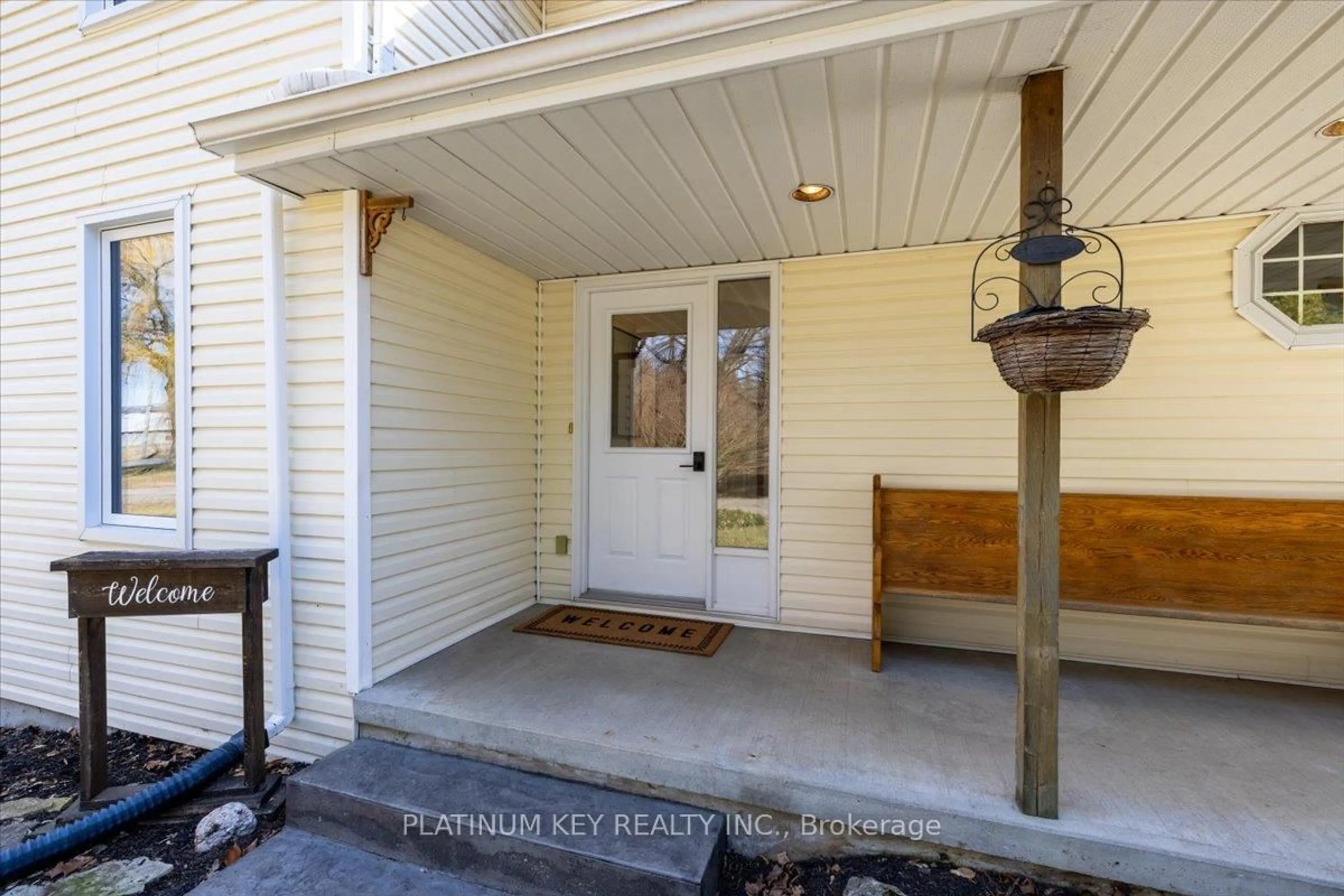 Indoor entryway for 23375 McEvoy Rd, Strathroy-Caradoc Ontario N0L 1W0