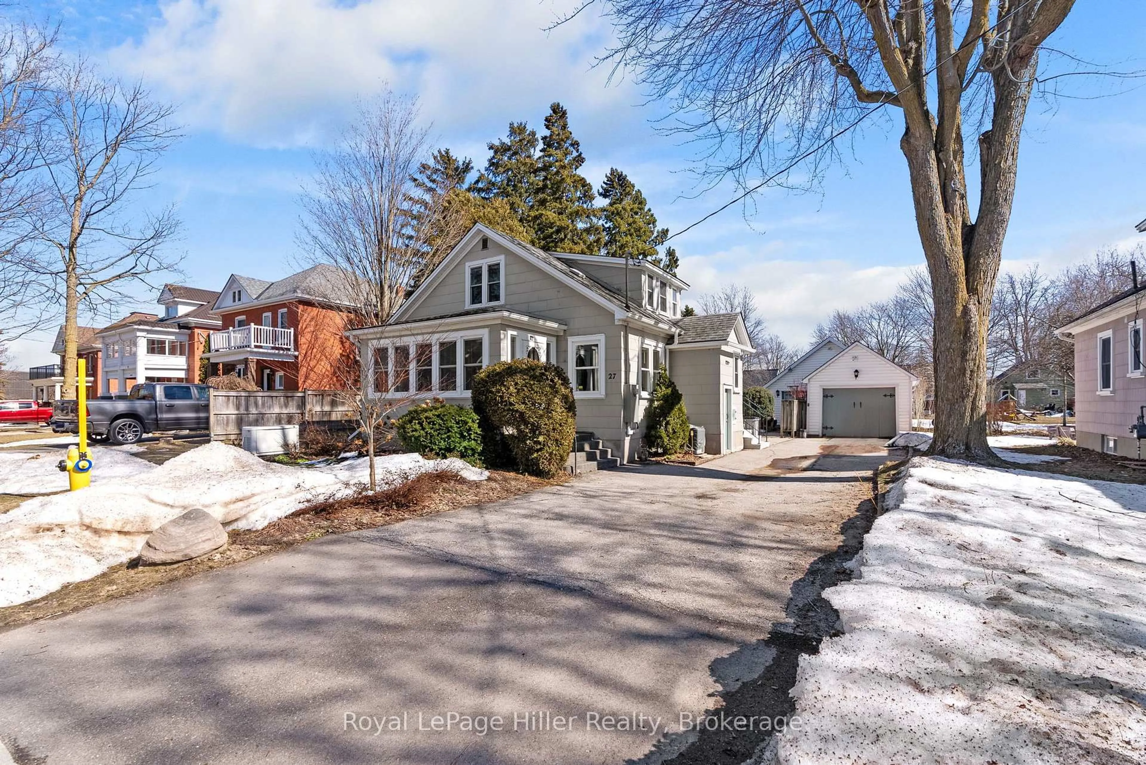 A pic from outside/outdoor area/front of a property/back of a property/a pic from drone, street for 27 Pacific Ave, Perth East Ontario N0K 1M0