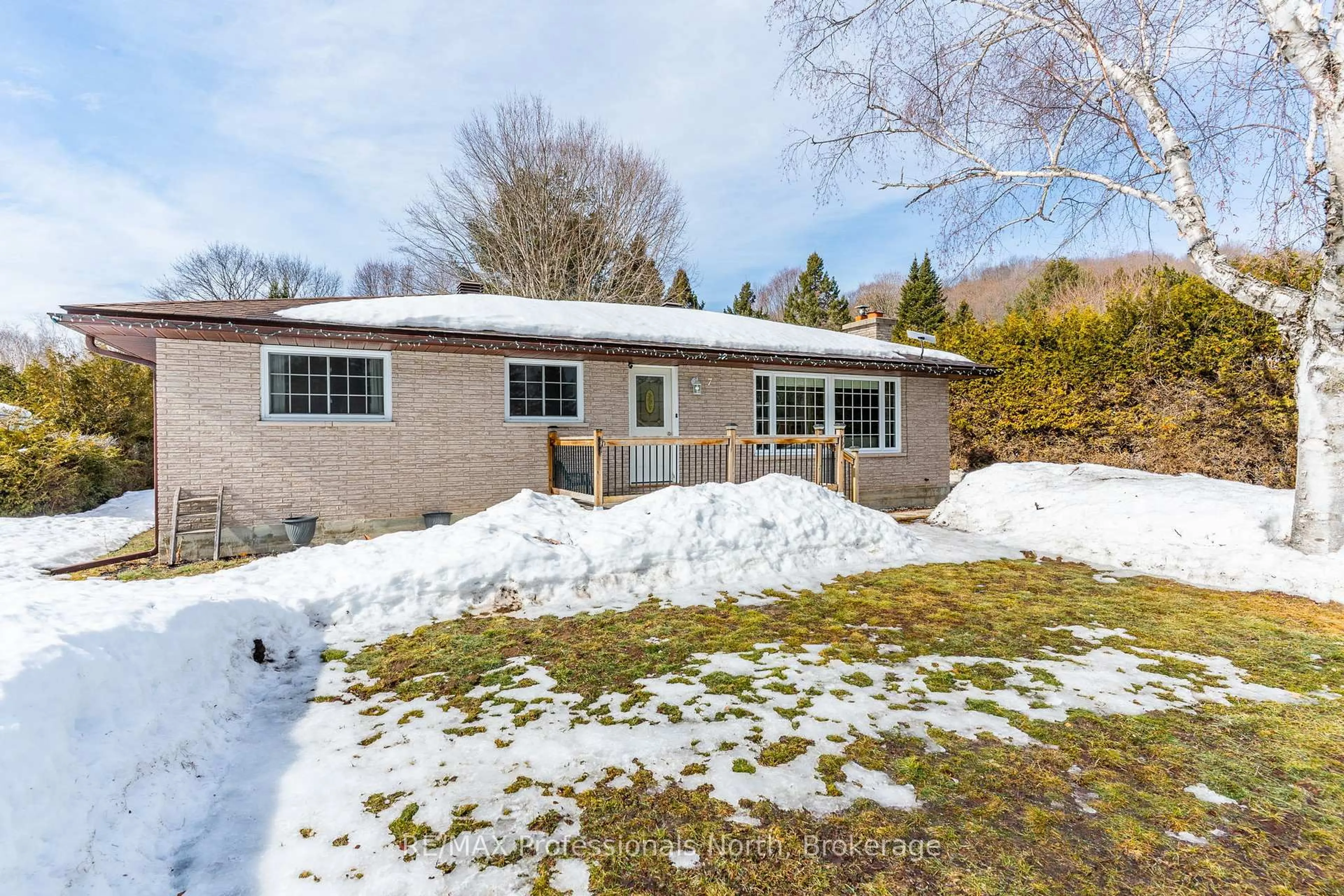 A pic from outside/outdoor area/front of a property/back of a property/a pic from drone, street for 7 Winchester St, Minden Hills Ontario K0M 1S0