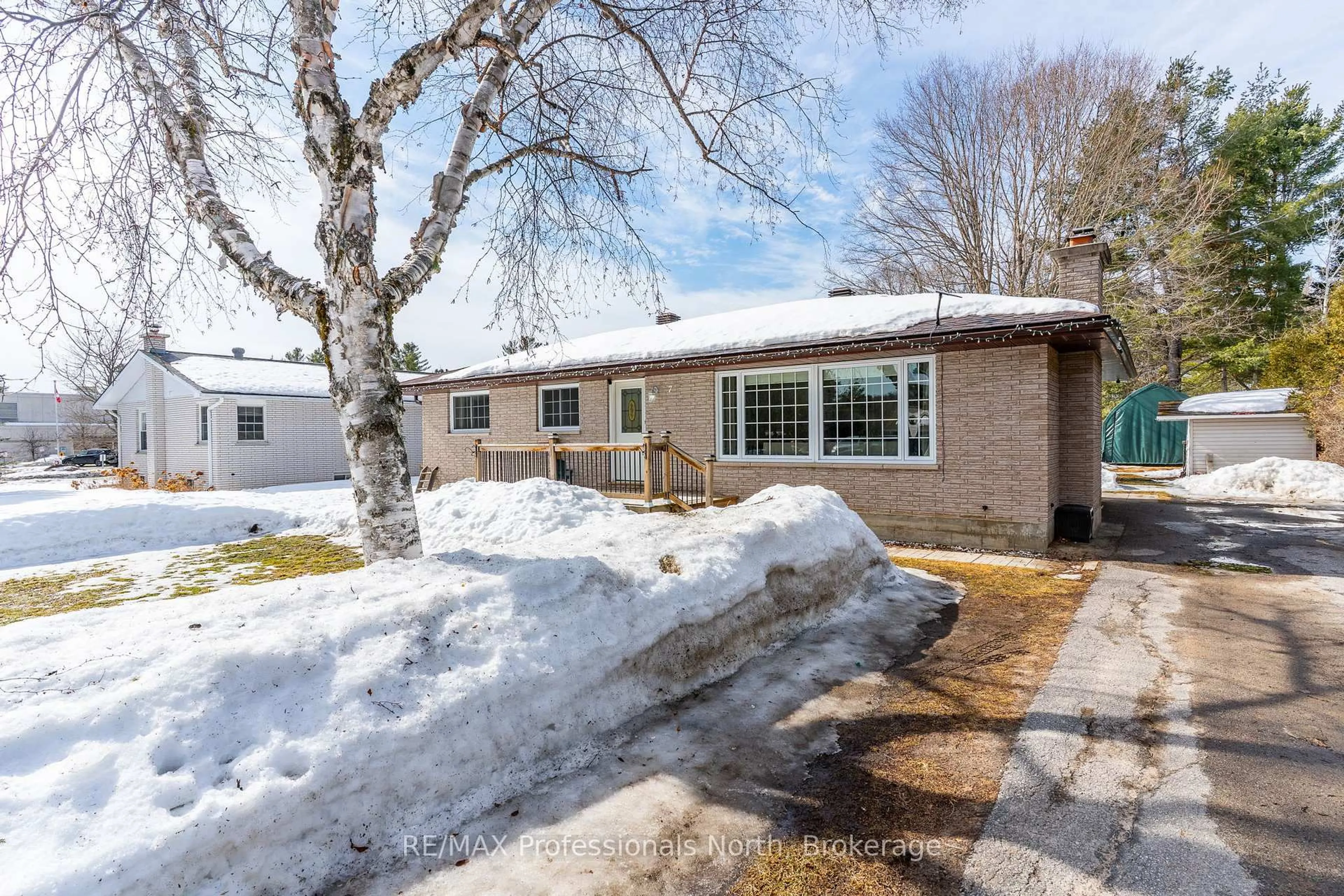 Unknown for 7 Winchester St, Minden Hills Ontario K0M 1S0