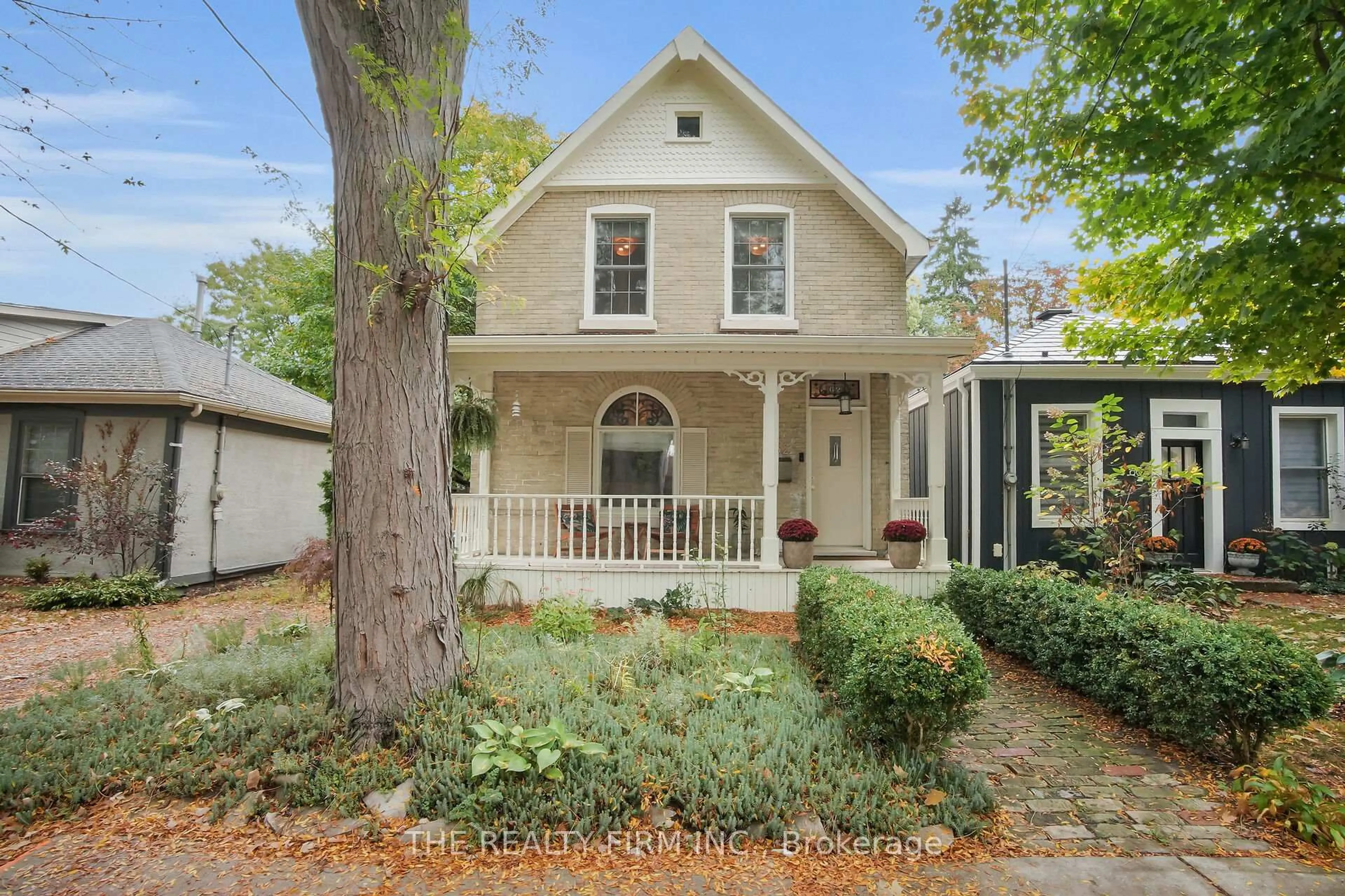 Unknown for 62 Palace St, London East Ontario N6B 3A7