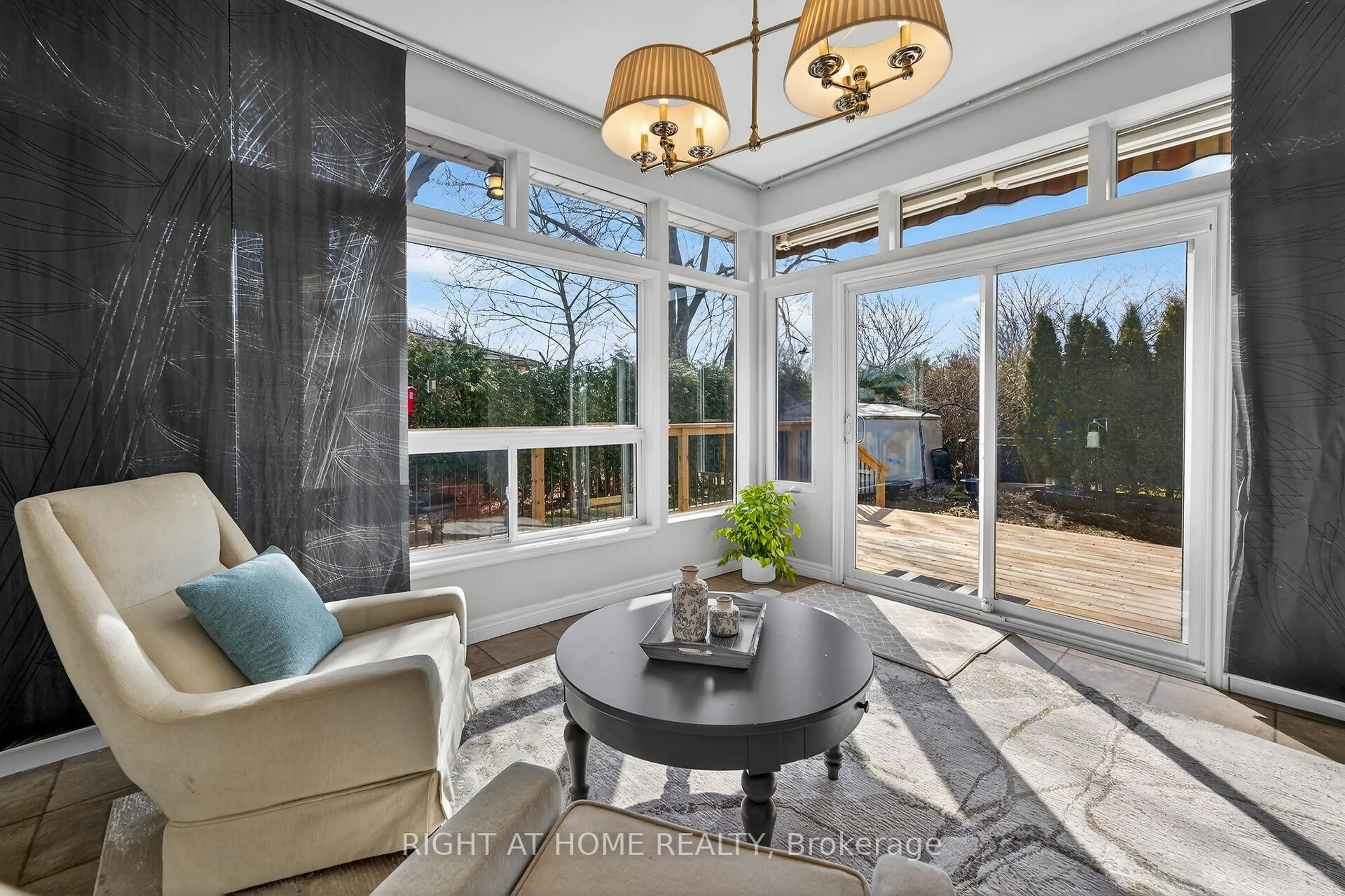 Unknown for 24 Milverton Clse, Hamilton Ontario L0R 2H3