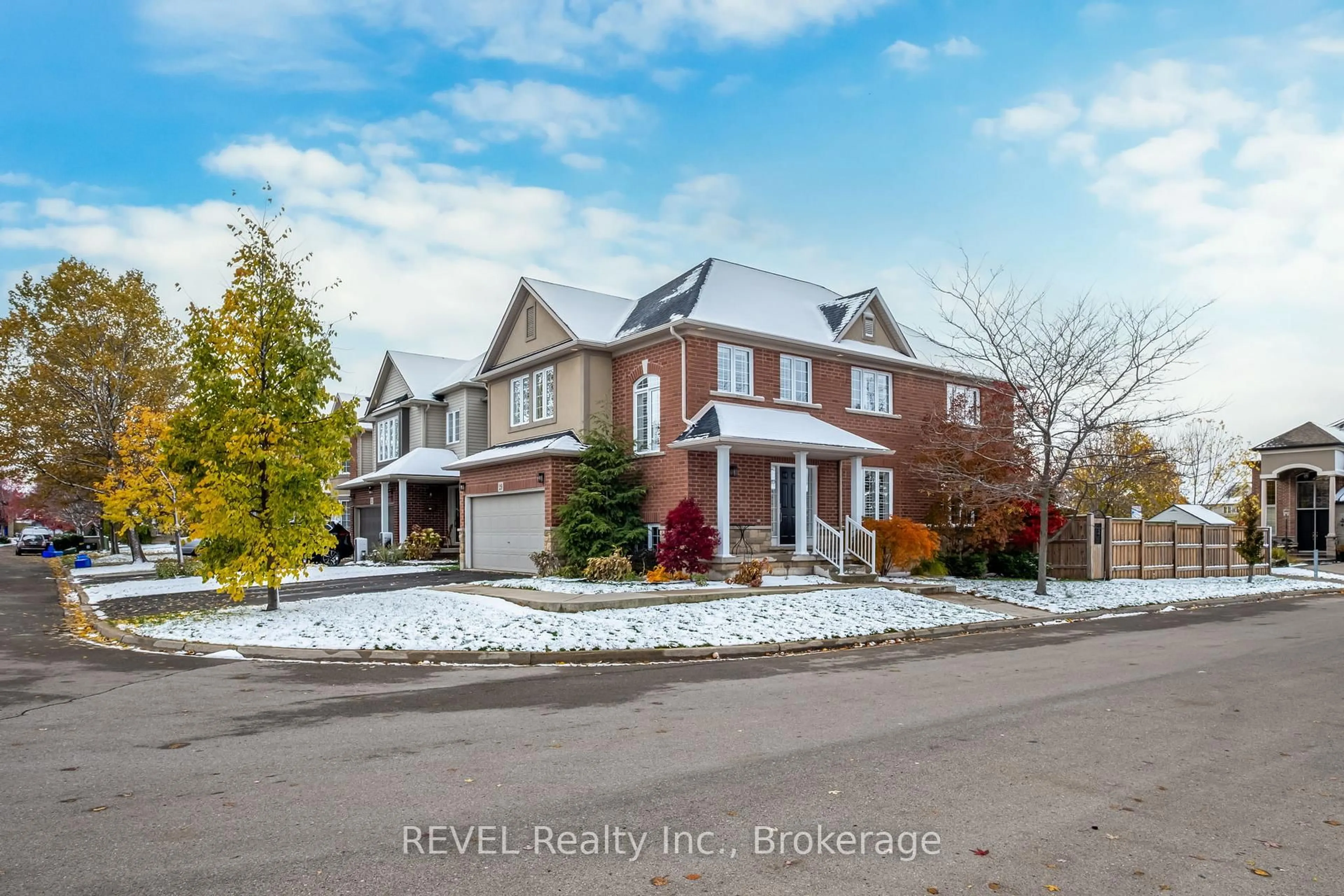 Home with brick exterior material, street for 29 Springbreeze Hts, Hamilton Ontario L8E 0A4