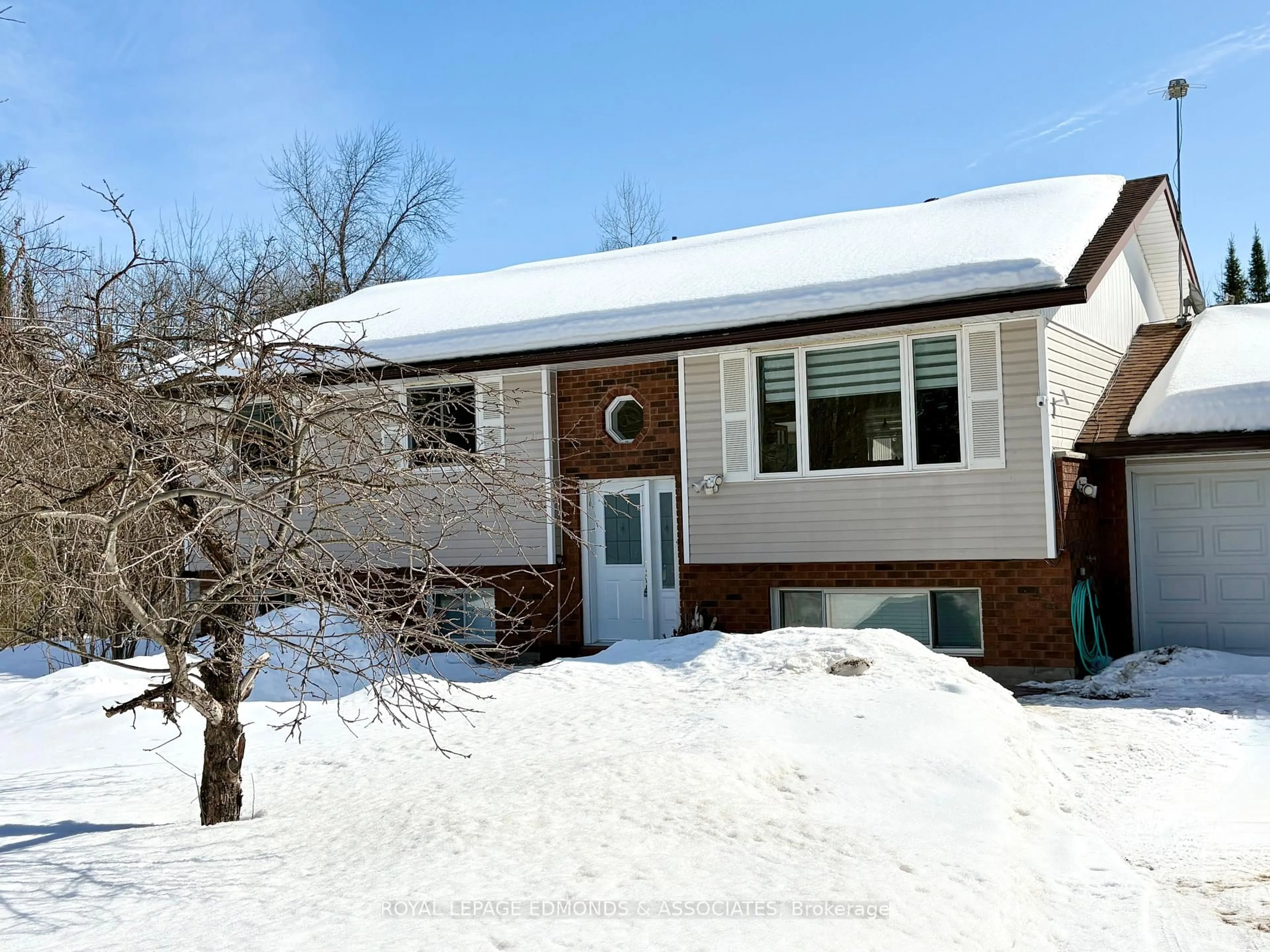 Home with brick exterior material, street for 418 Forest Park Rd, Pembroke Ontario K8A 6W2