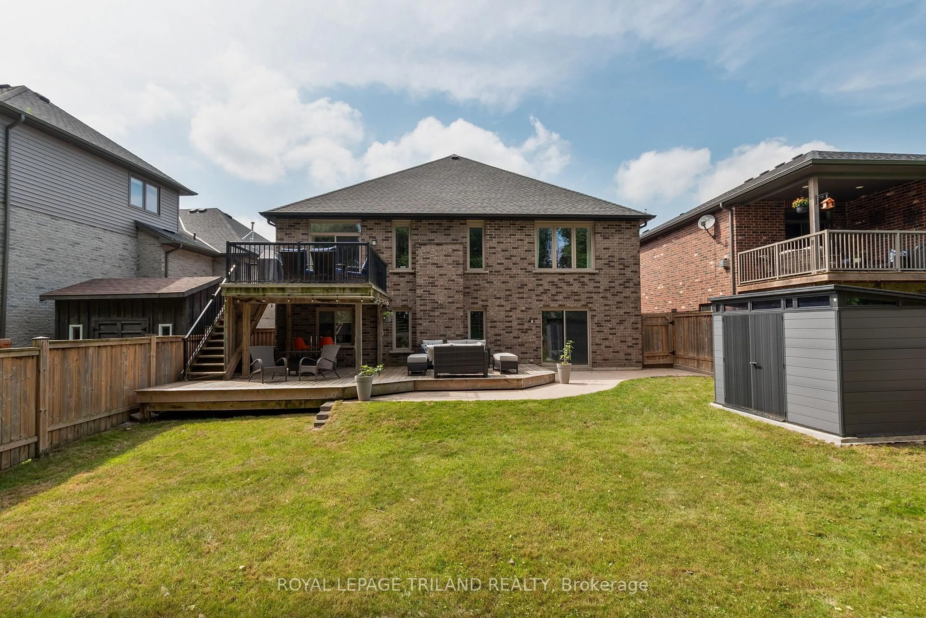 A pic from outside/outdoor area/front of a property/back of a property/a pic from drone, unknown for 681 Bennett Cres, Strathroy-Caradoc Ontario N0L 1W0