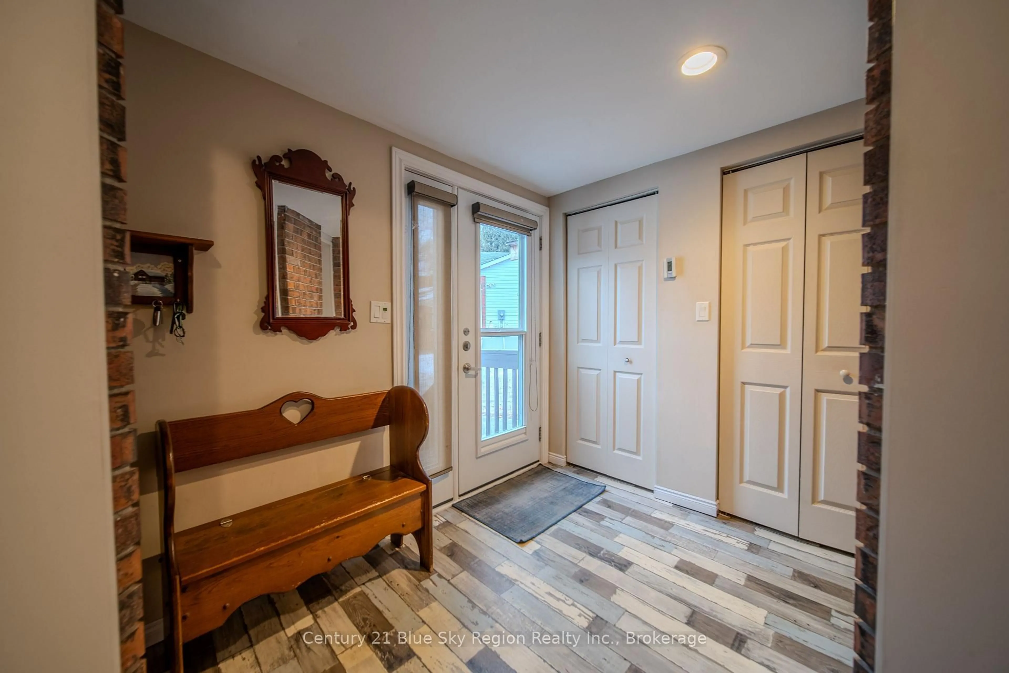 Indoor entryway for 22 Canyon Crt, North Bay Ontario P1B 9A7
