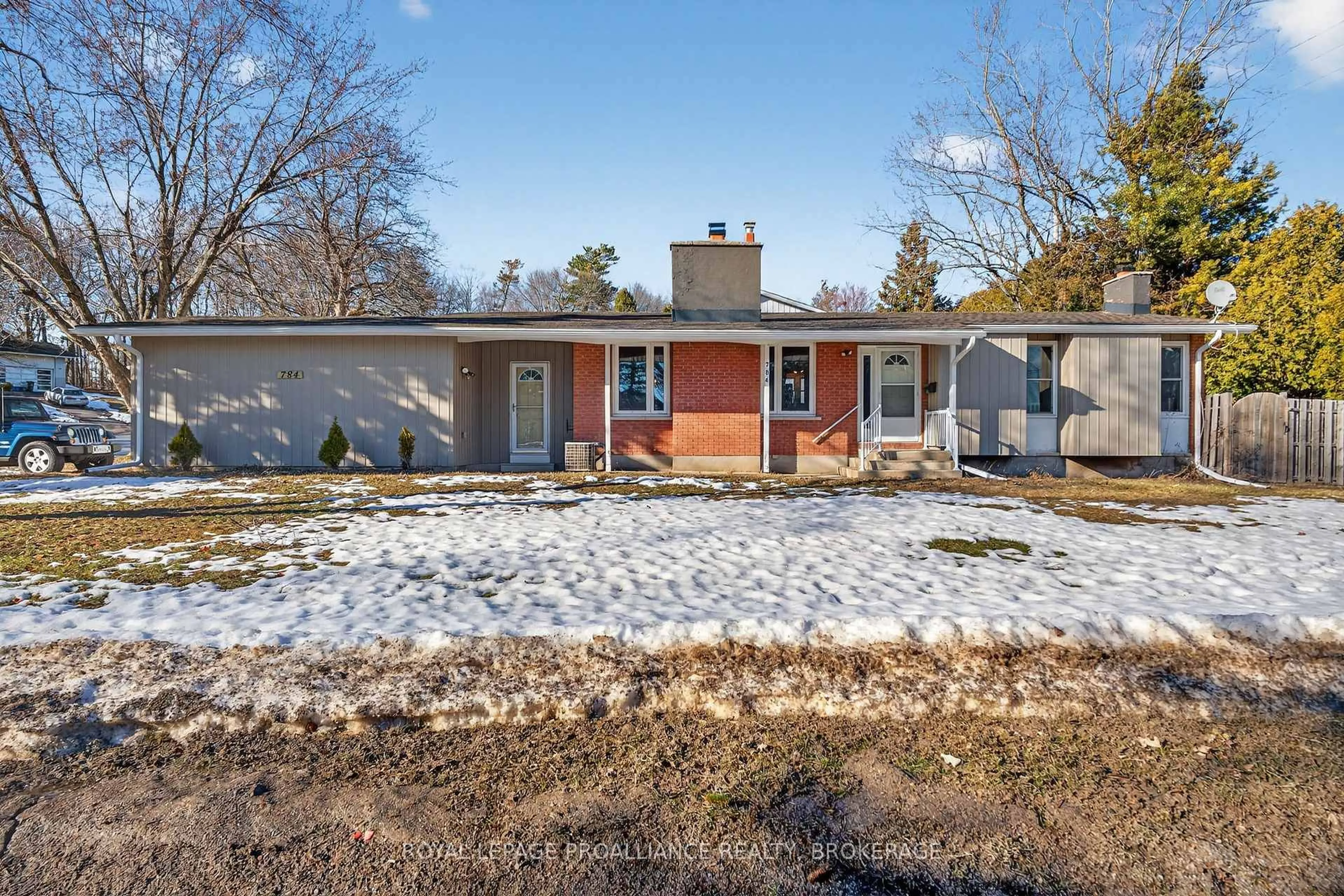 A pic from outside/outdoor area/front of a property/back of a property/a pic from drone, street for 784 Safari Dr, Kingston Ontario K7M 6Z5