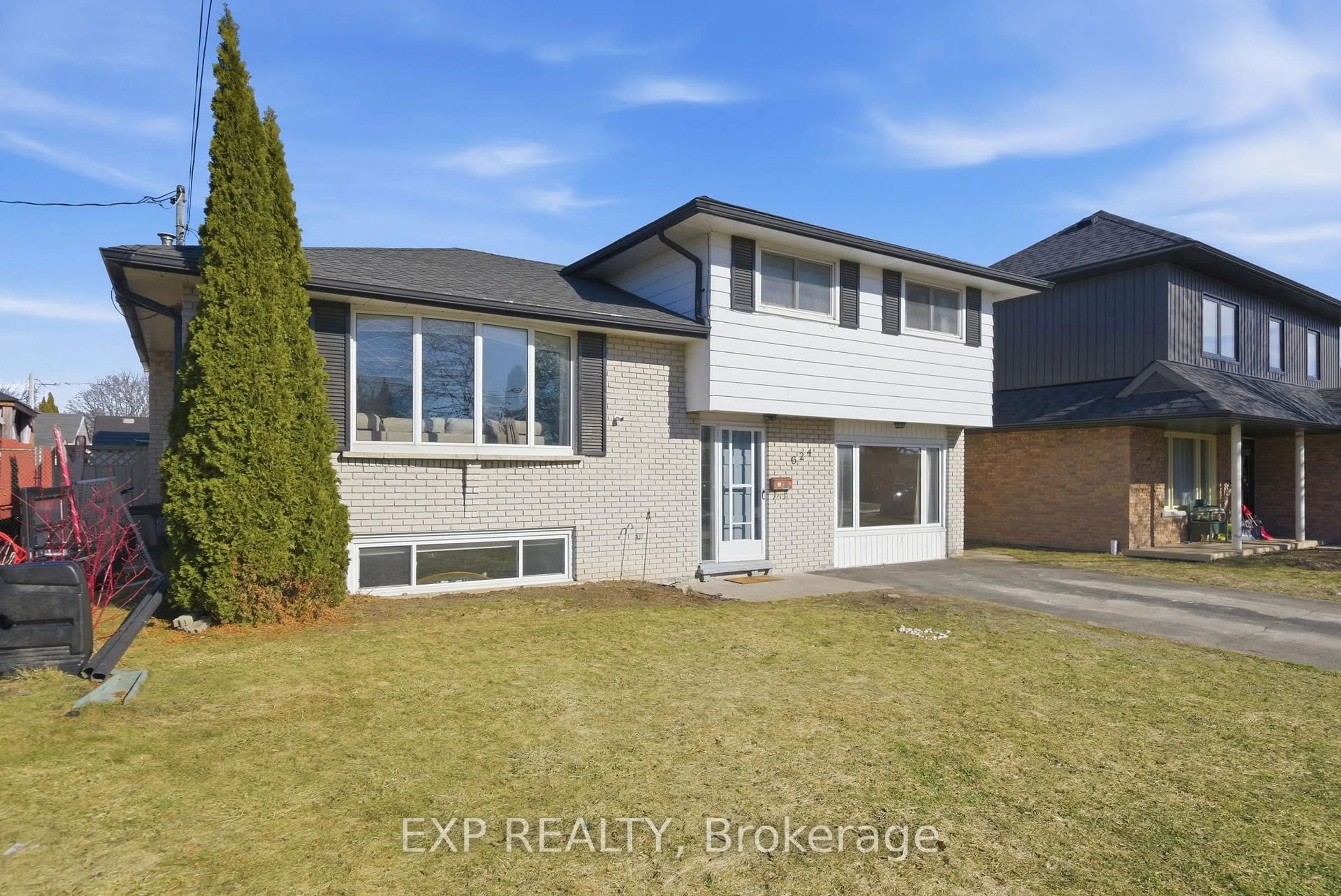 A pic from outside/outdoor area/front of a property/back of a property/a pic from drone, street for 624 Bayfield Crt, Cobourg Ontario K9A 4P1