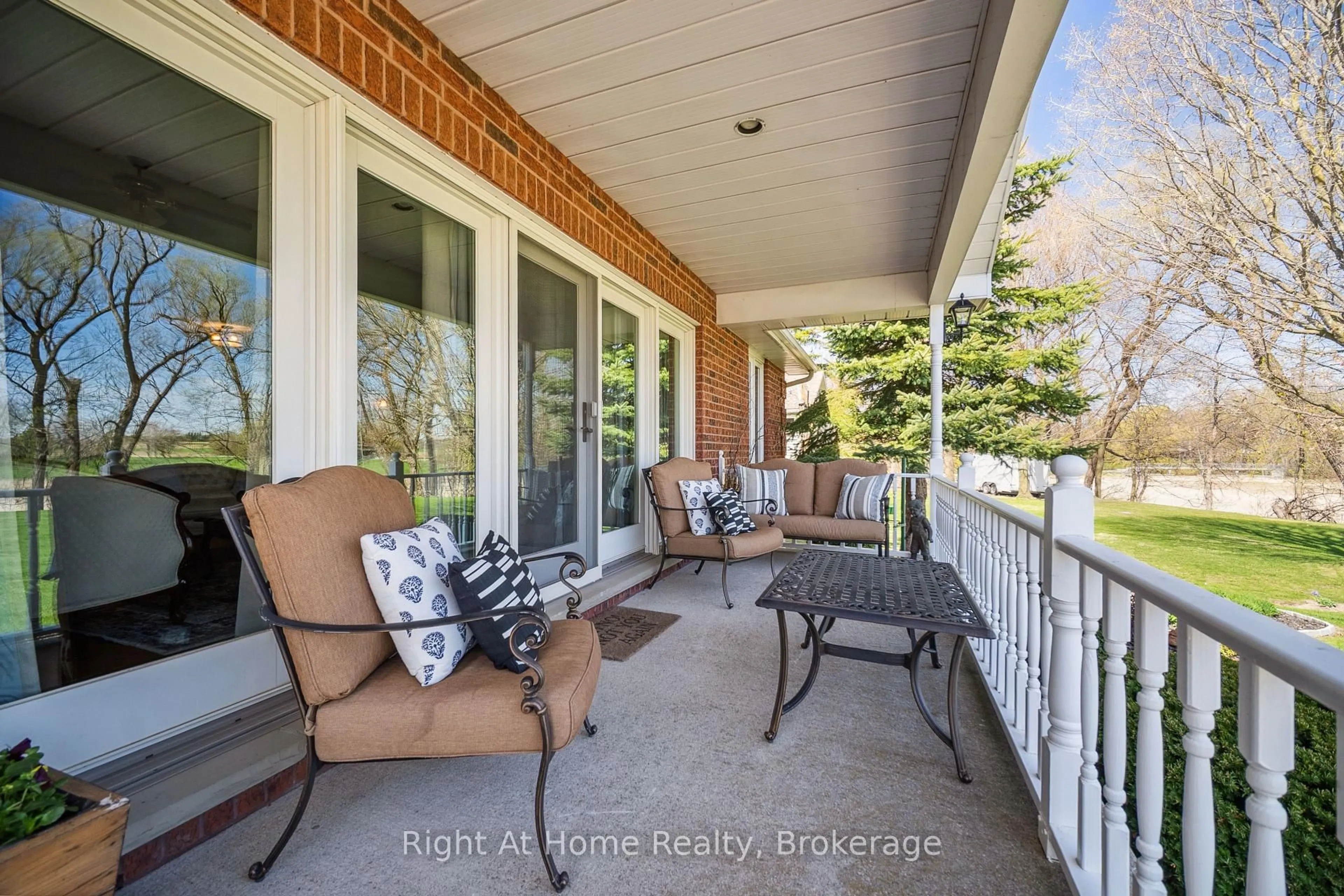 Patio, water/lake/river/ocean view for 664 Maple St, Huron East Ontario N0G 1H0