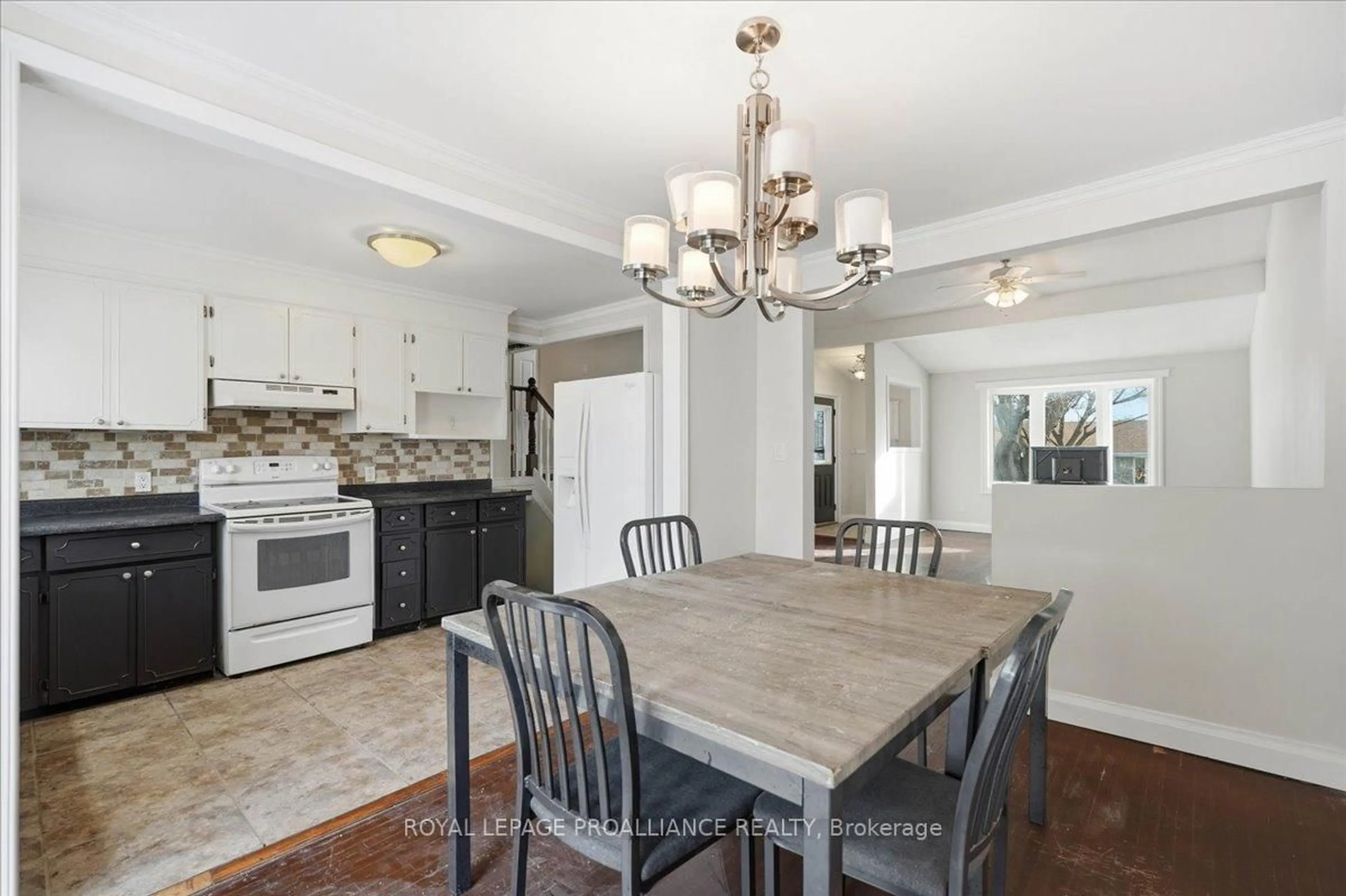 Open concept kitchen, ceramic/tile floor for 24 Gilbert St, Belleville Ontario K8P 3H2