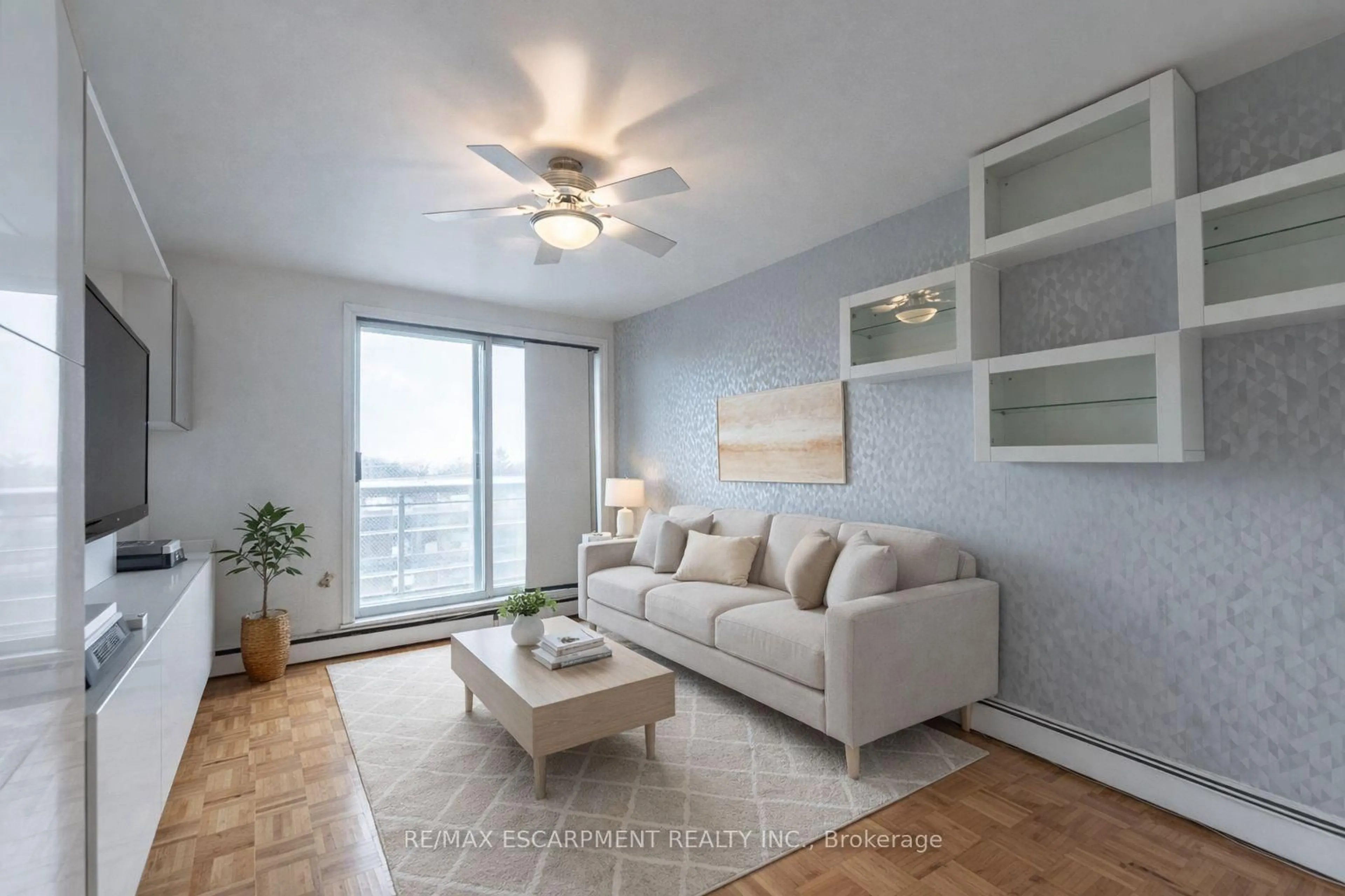 Living room with furniture, unknown for 30 Summit Ave #607, Hamilton Ontario L8V 2R8