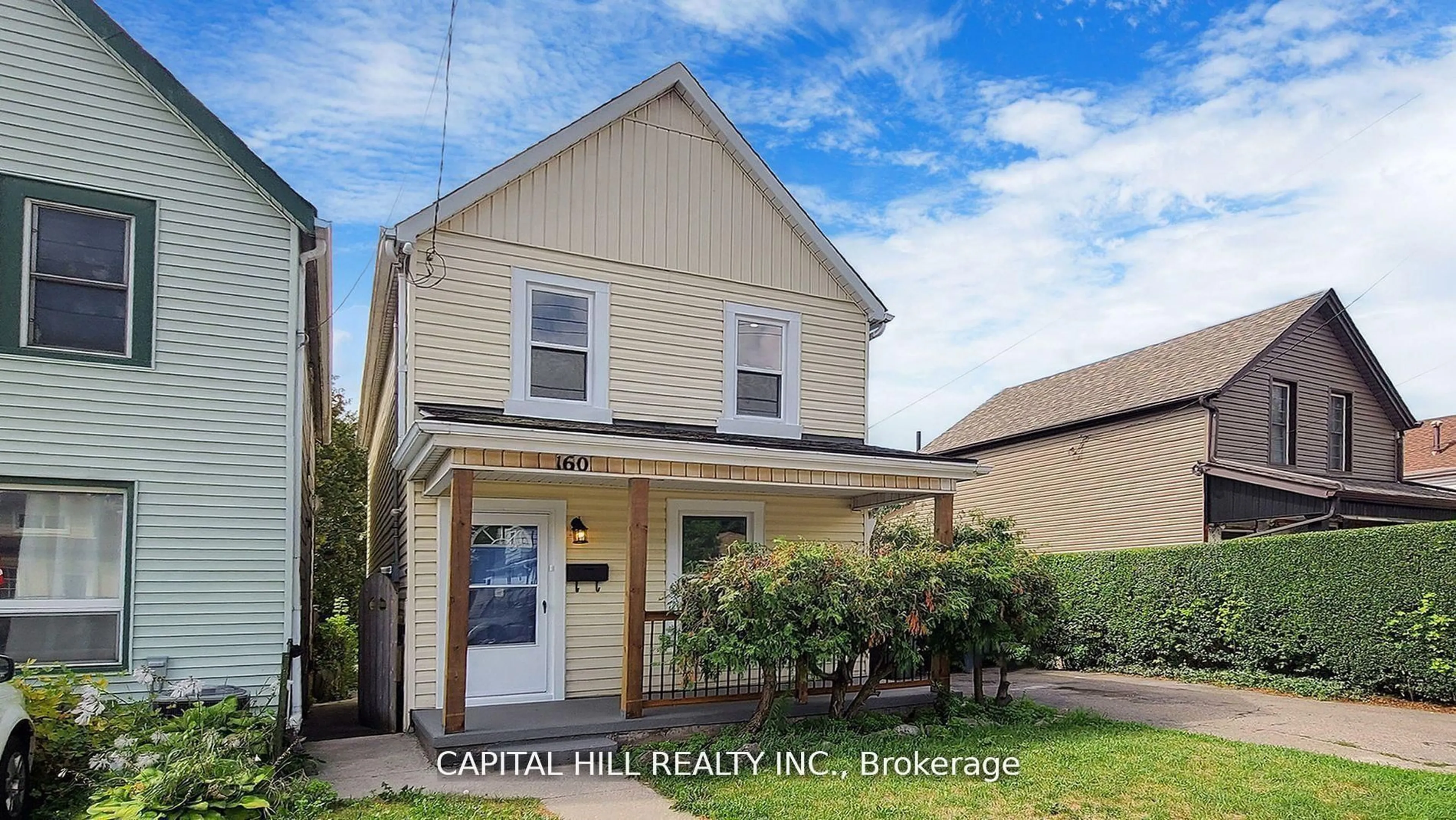 Home with vinyl exterior material, street for 160 Picton St, Hamilton Ontario L8L 3W6