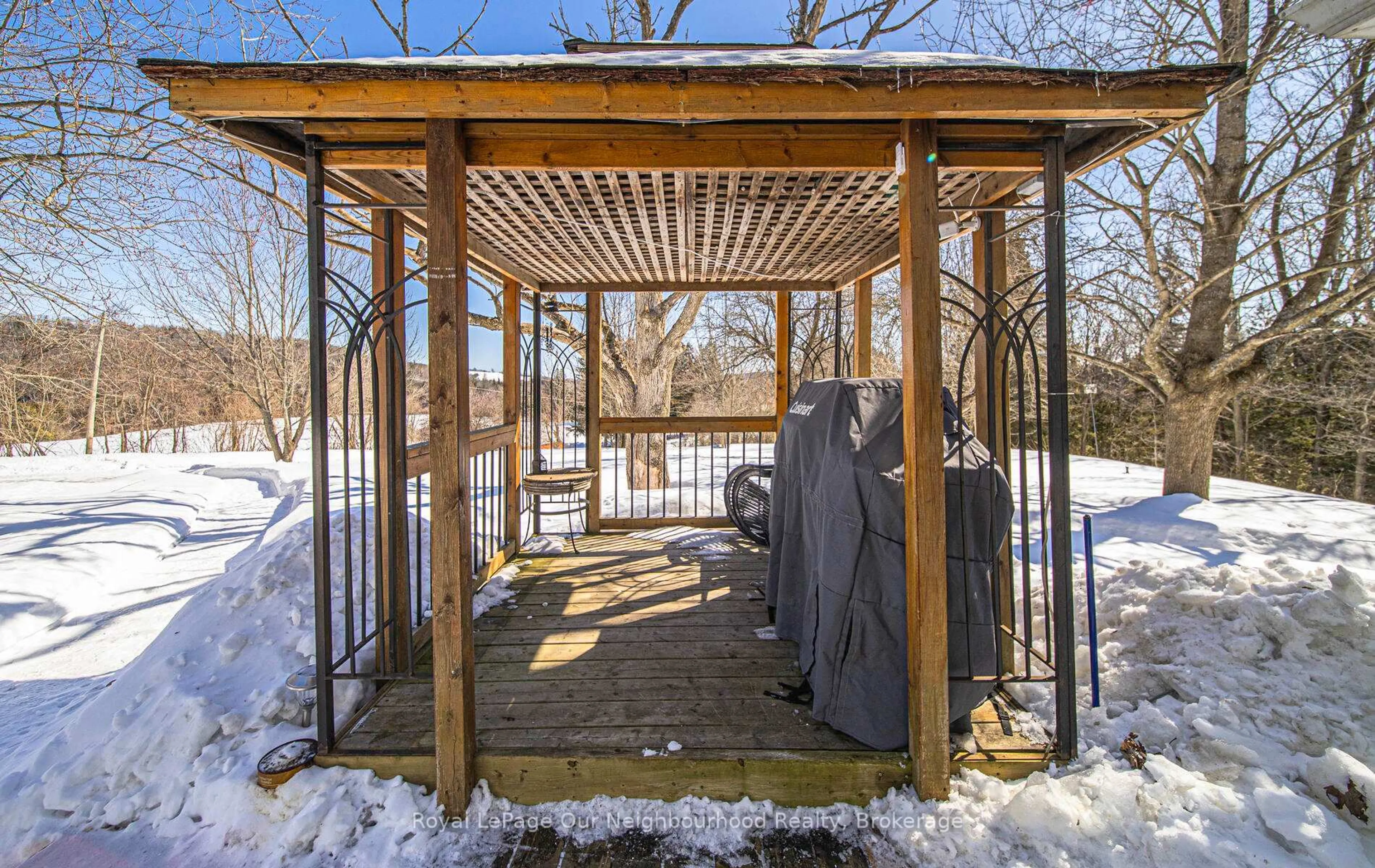 Patio, street for 154 Collin Rd, Alnwick/Haldimand Ontario K0K 2G0