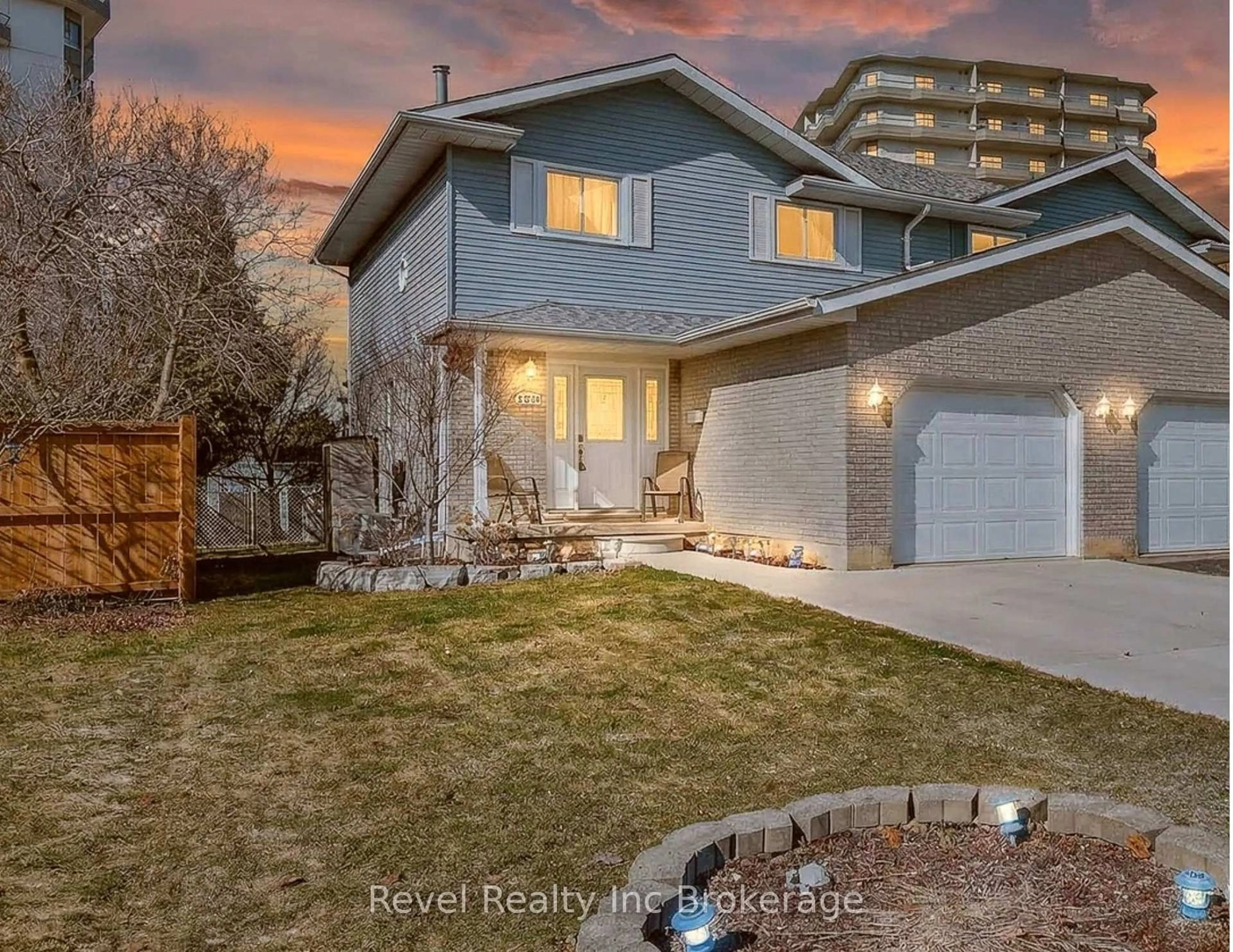 Home with brick exterior material, street for 569 Springbank Ave, Woodstock Ontario N4T 1H5