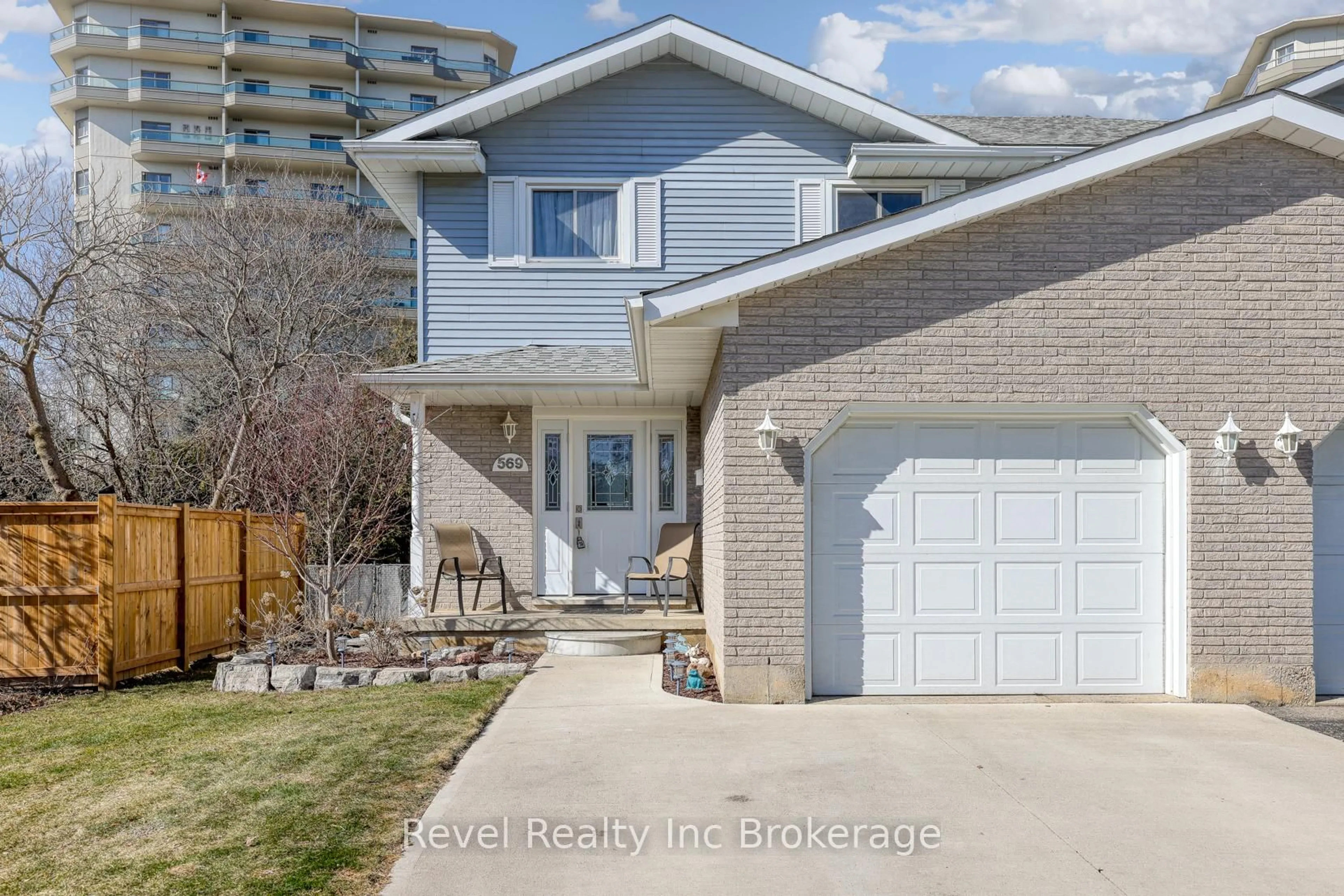 Unknown for 569 Springbank Ave, Woodstock Ontario N4T 1H5