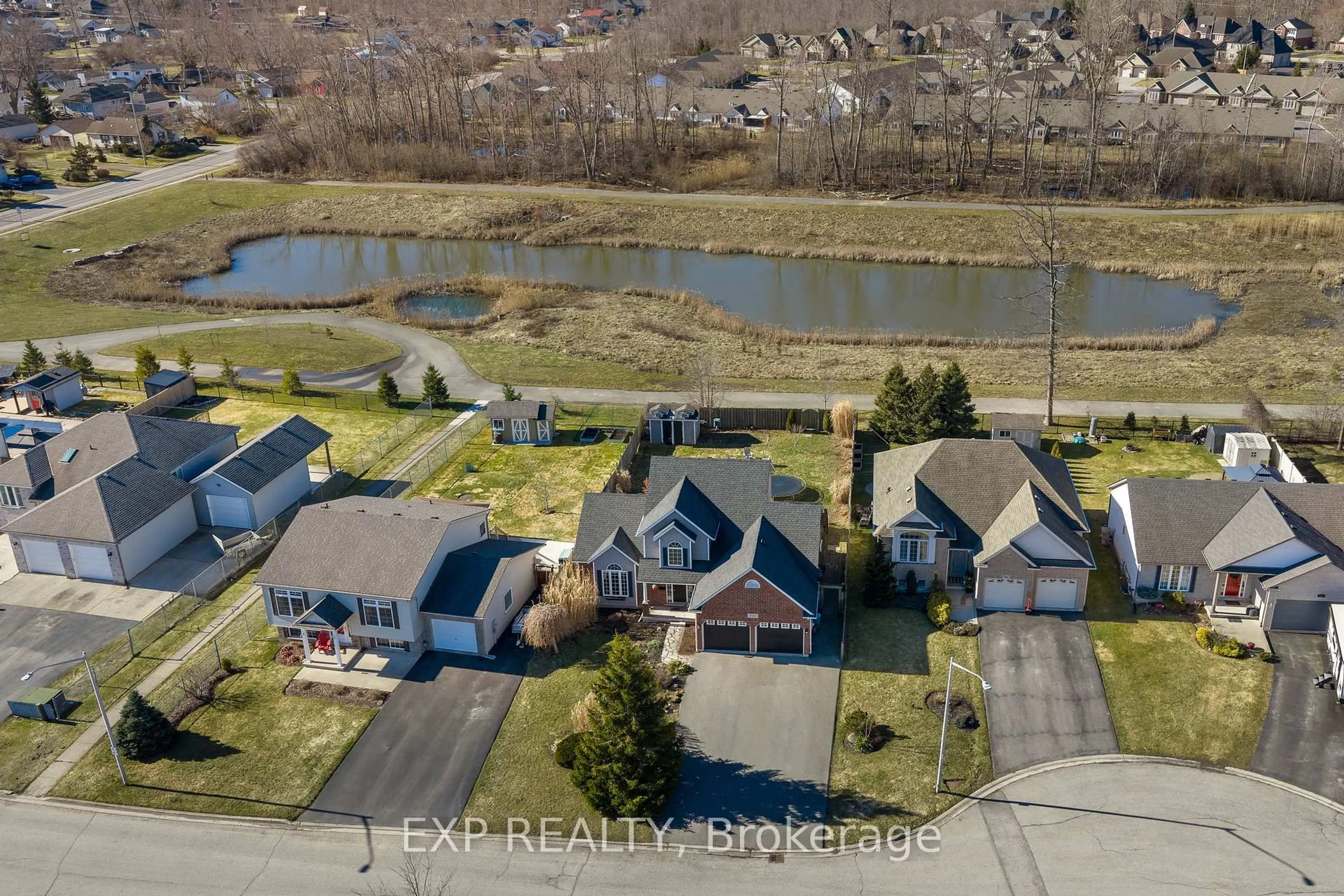 A pic from outside/outdoor area/front of a property/back of a property/a pic from drone, water/lake/river/ocean view for 735 Nancy Rd, Fort Erie Ontario L2A 6P8