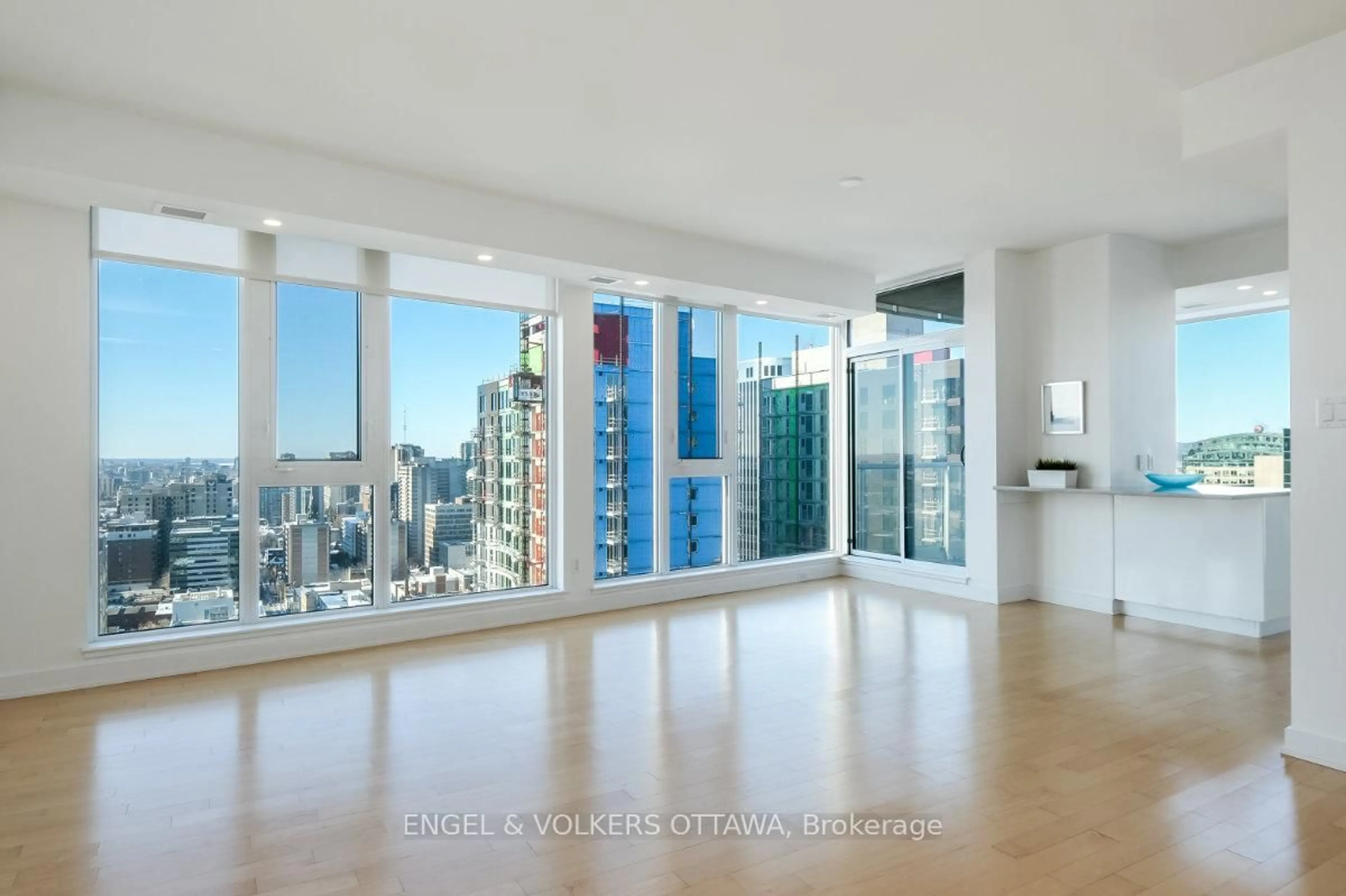 A pic of a room for 179 Metcalfe St #2401, Ottawa Ontario K2P 1P7