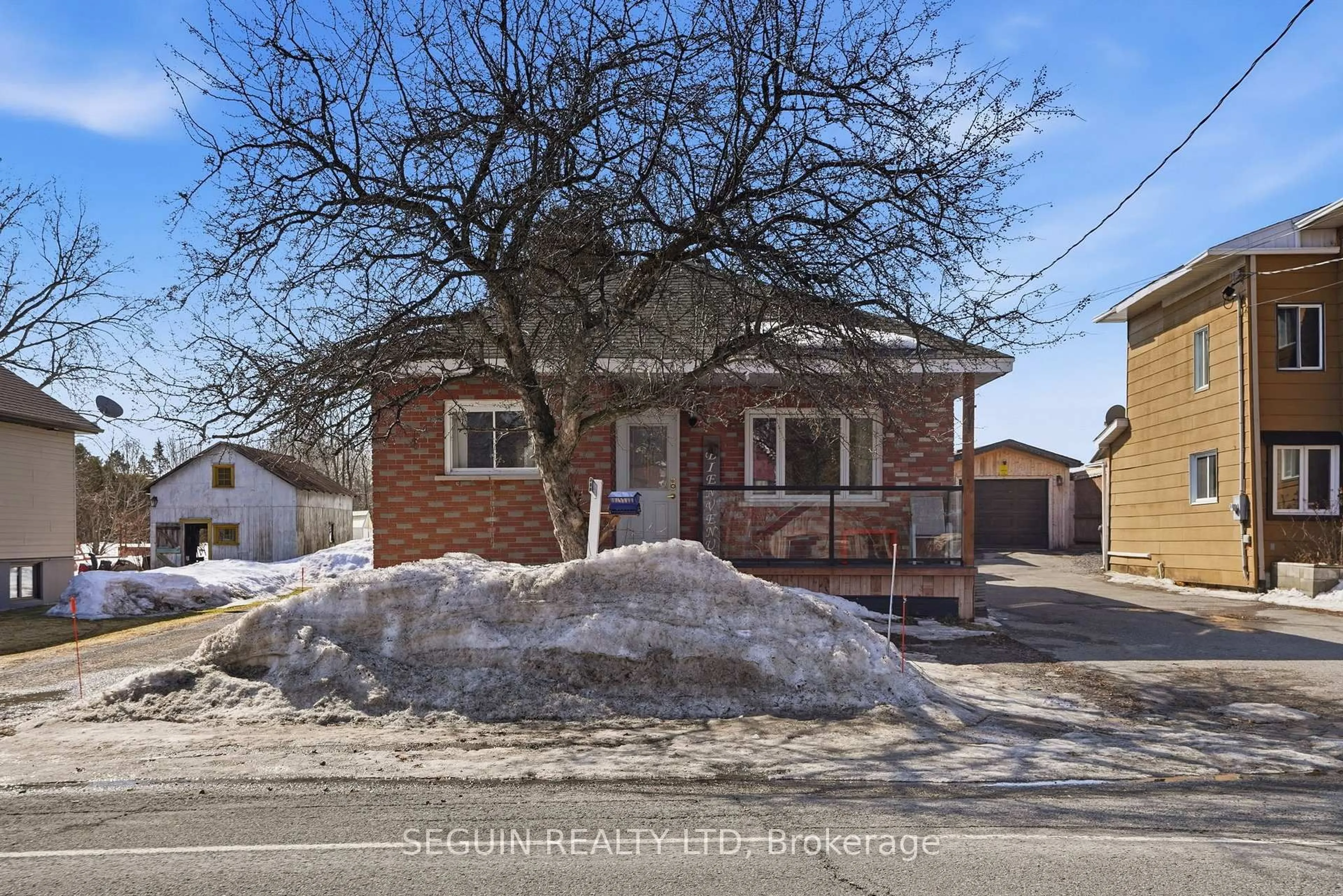 Home with brick exterior material, street for 1932 Principale St, East Hawkesbury Ontario K0B 1B0