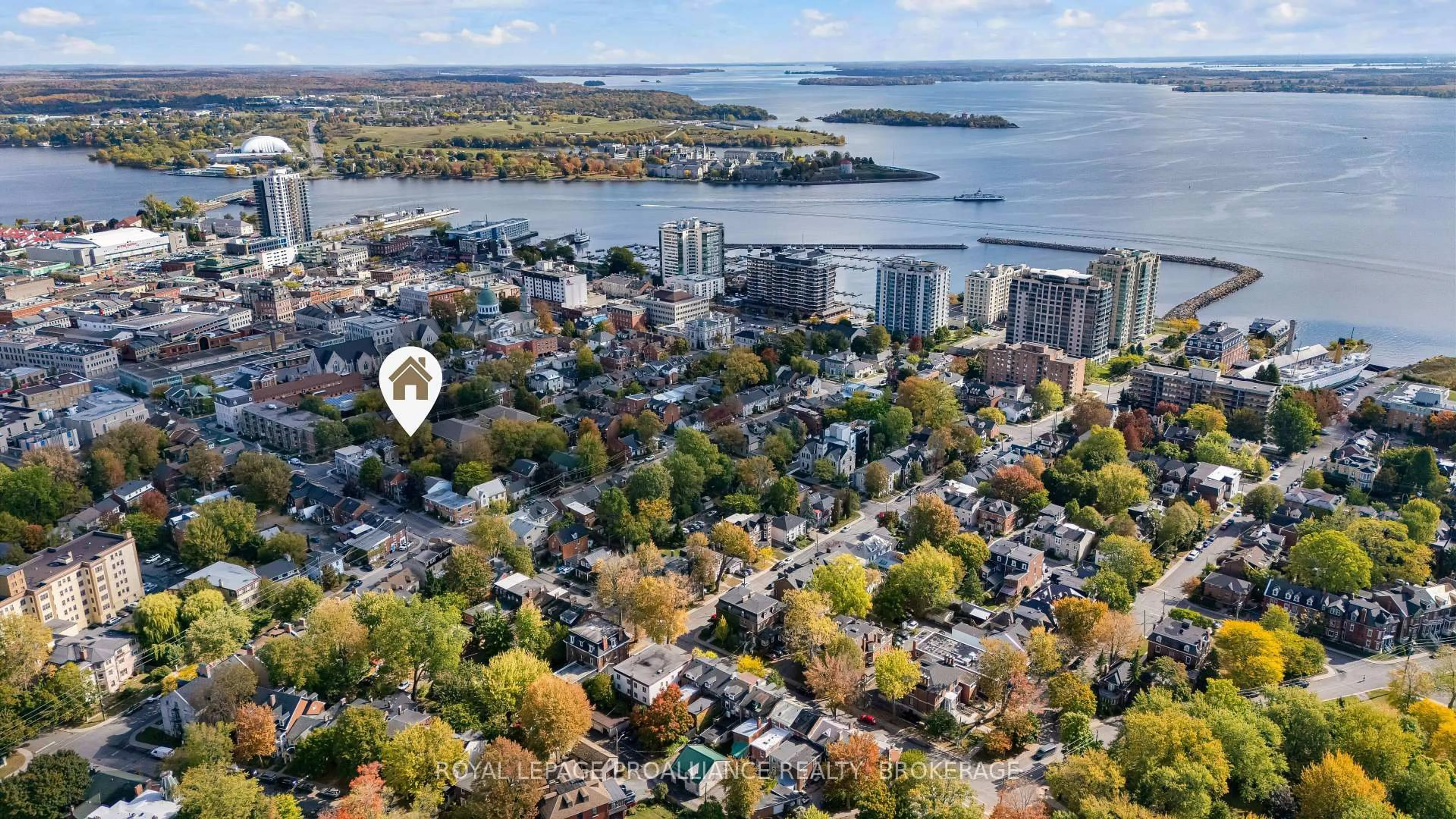 A pic from outside/outdoor area/front of a property/back of a property/a pic from drone, water/lake/river/ocean view for 94 William St, Kingston Ontario K7L 2C5