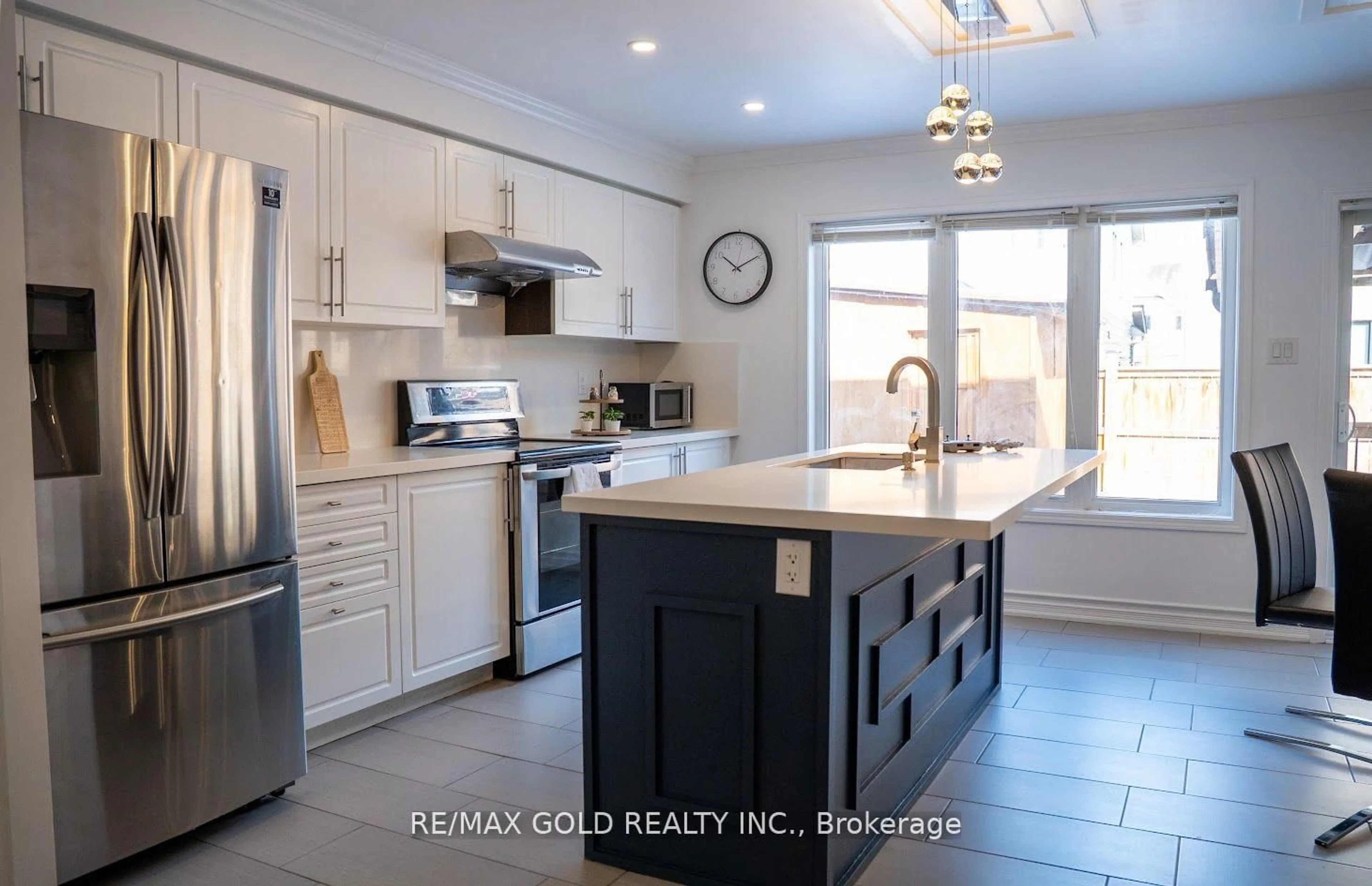 Open concept kitchen, ceramic/tile floor for 7702 Buckeye Cres, Niagara Falls Ontario L2H 0P2