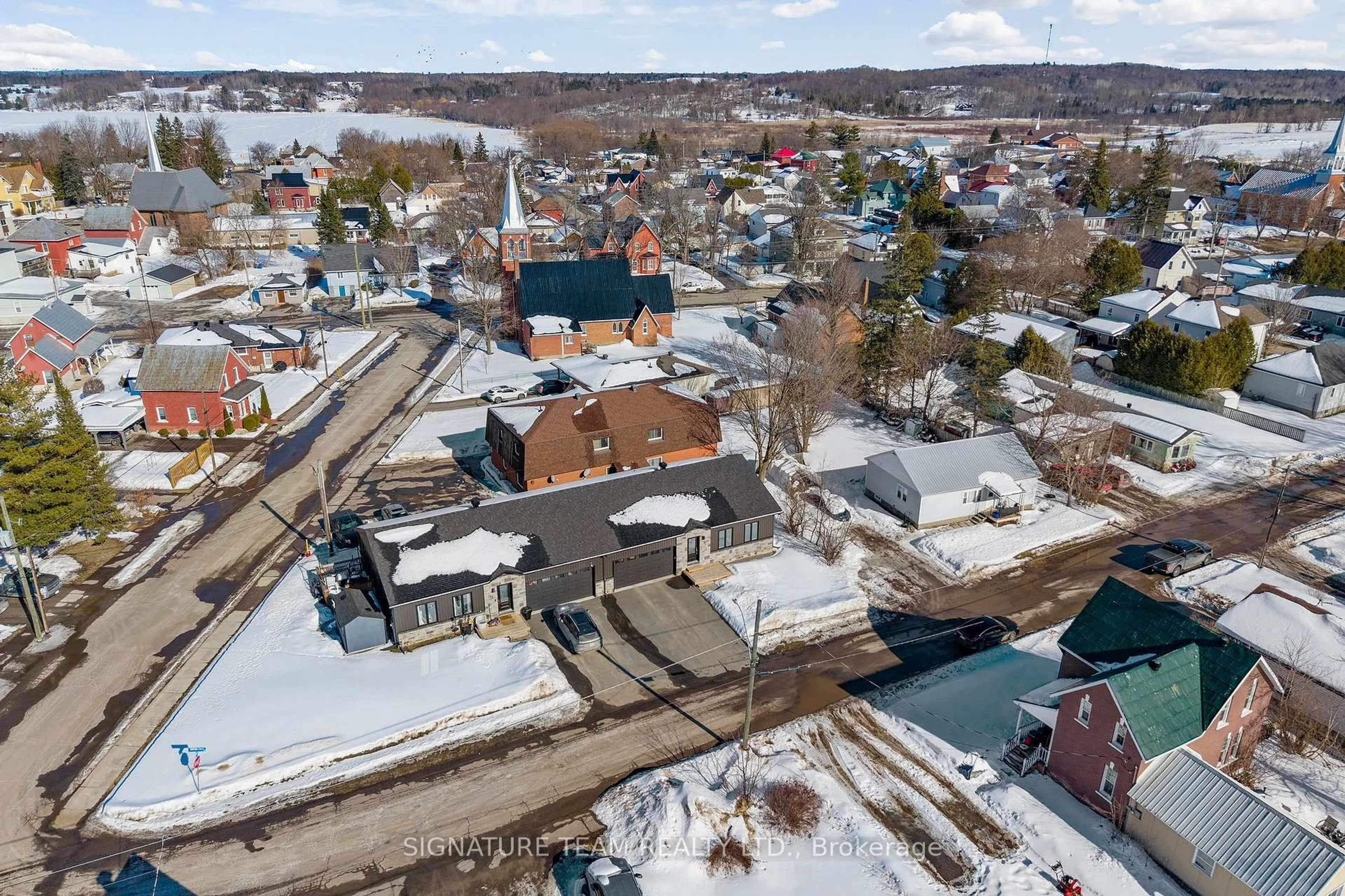 A pic from outside/outdoor area/front of a property/back of a property/a pic from drone, street for 12 Simpson St, Cobden Ontario K0J 1K0