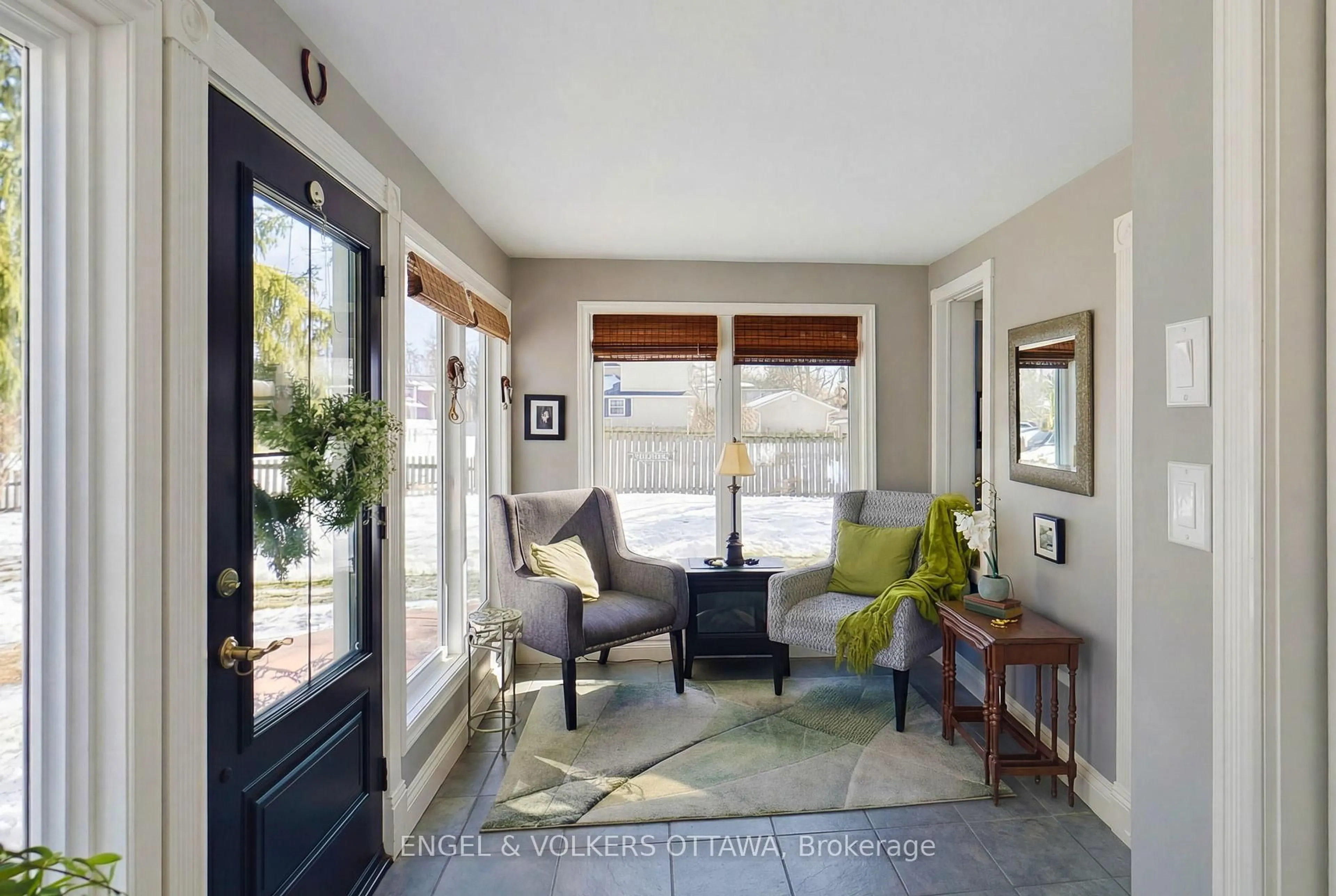 Indoor entryway for 26 Harvey St, North Grenville Ontario K0J 1J0