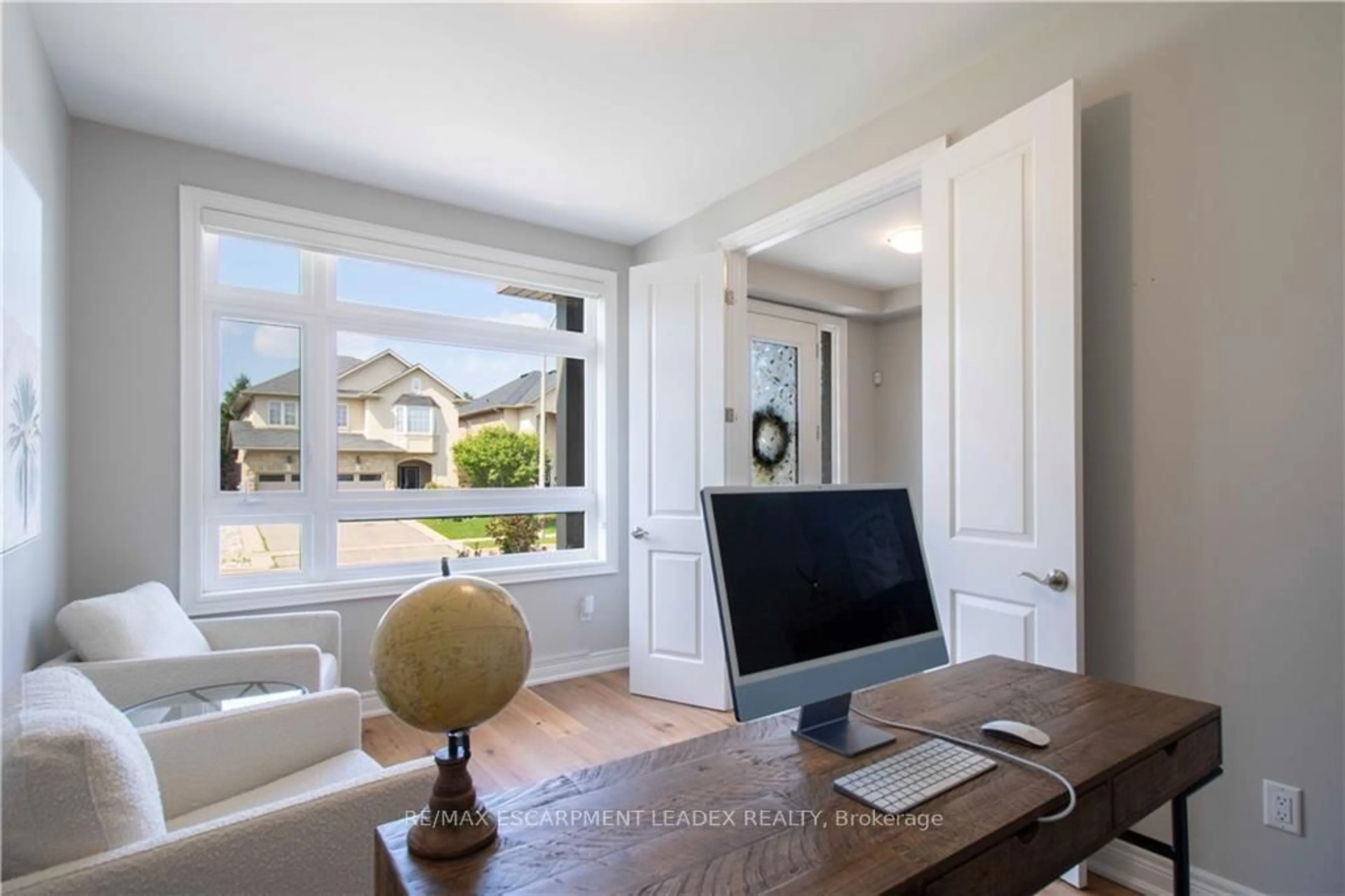 A pic of a room for 19 SECINARO Ave, Hamilton Ontario L9G 0C6