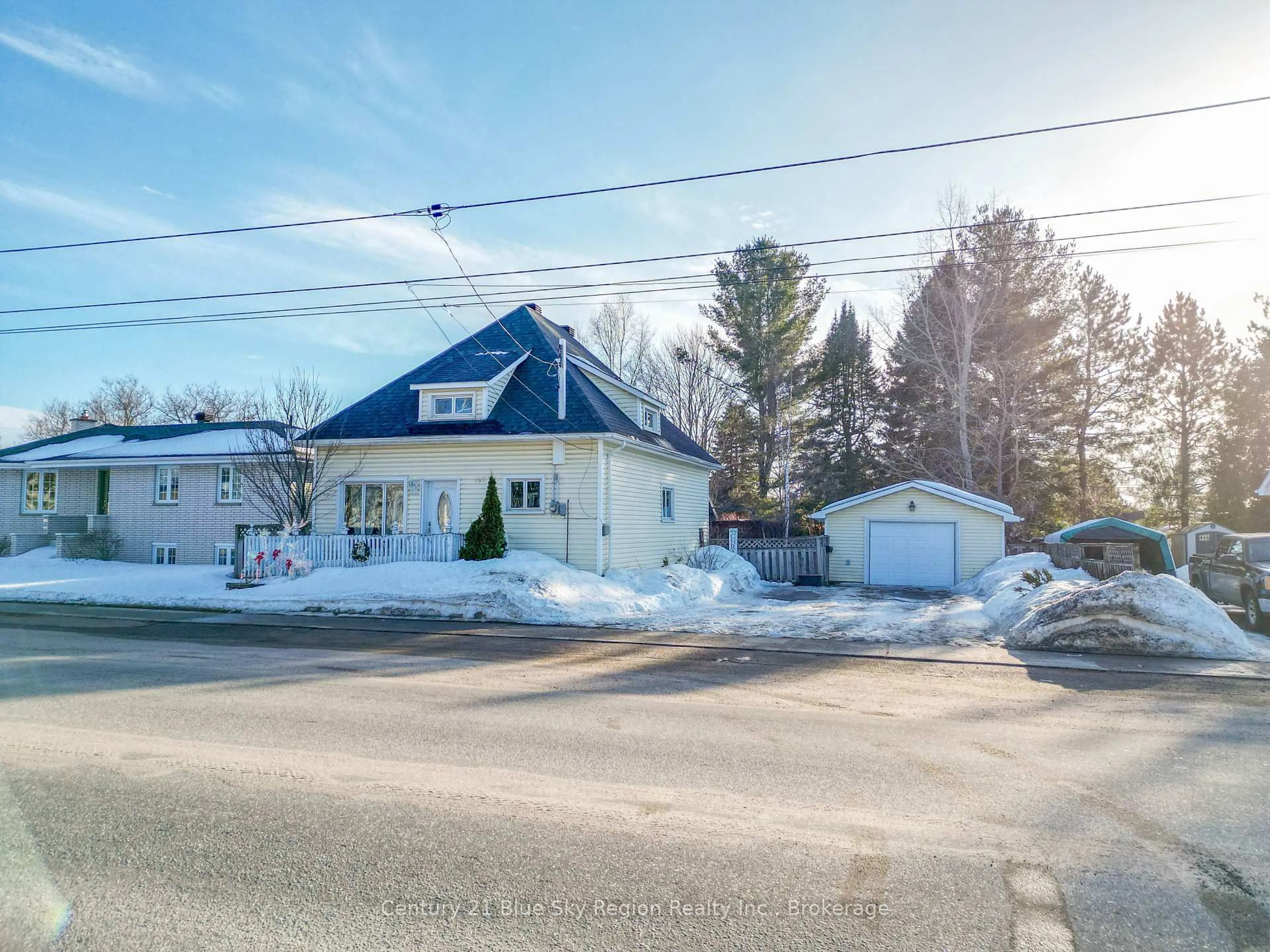 A pic from outside/outdoor area/front of a property/back of a property/a pic from drone, street for 167 Cache Bay Rd, West Nipissing Ontario P2B 3H2