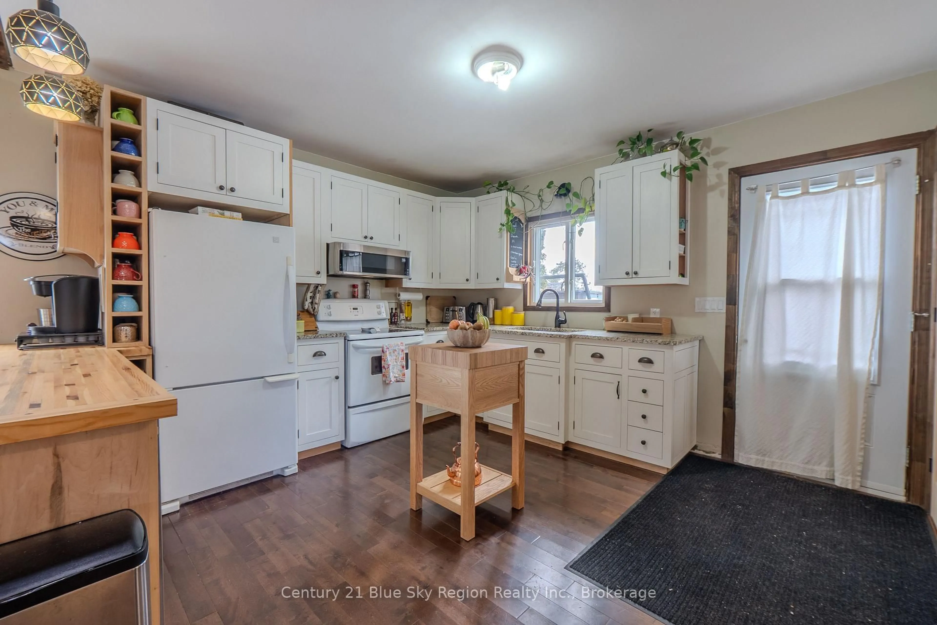 Standard kitchen, unknown for 167 Cache Bay Rd, West Nipissing Ontario P2B 3H2