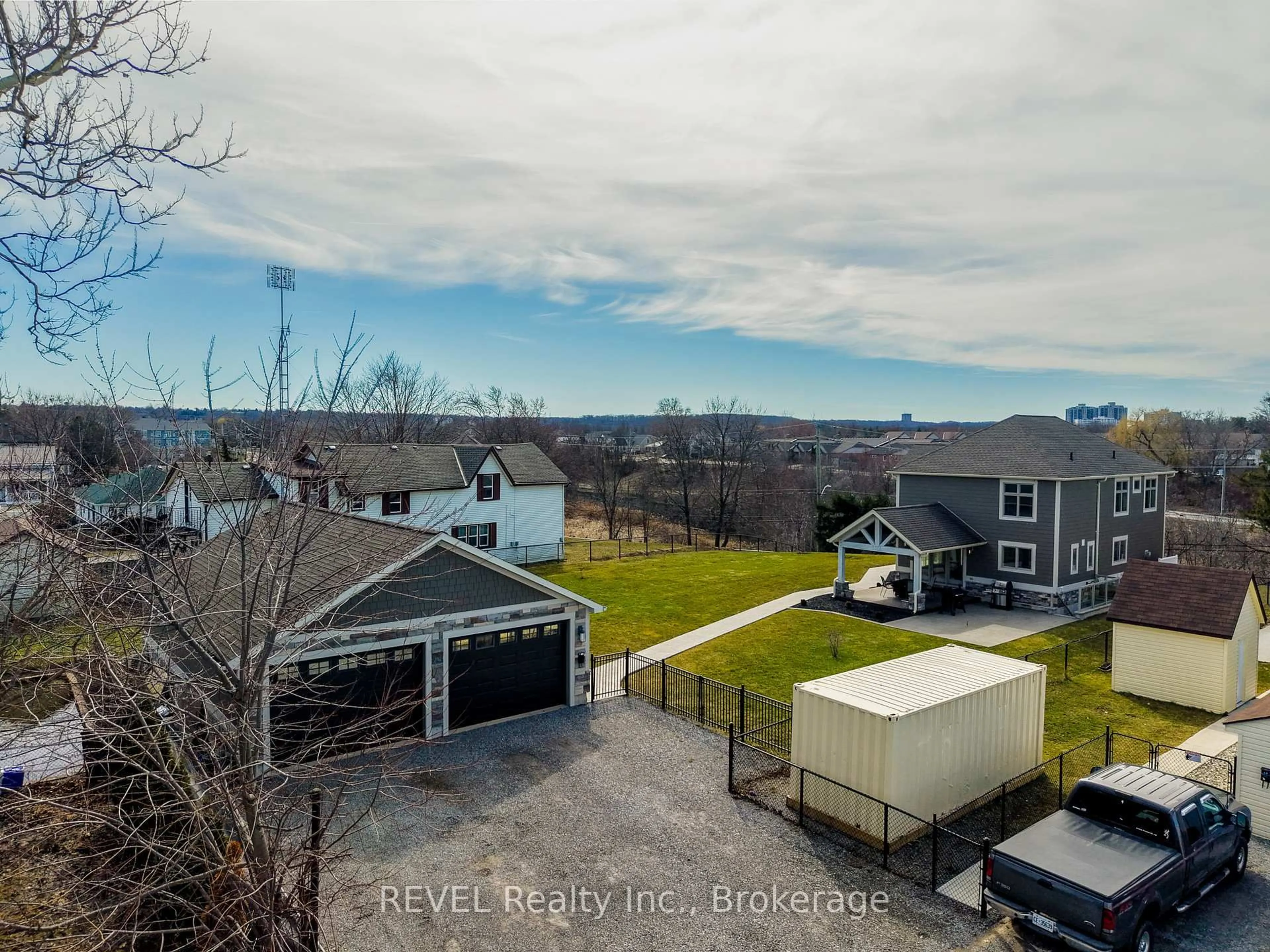 A pic from outside/outdoor area/front of a property/back of a property/a pic from drone, water/lake/river/ocean view for 190 Oakdale Ave, St. Catharines Ontario L2P 2K8