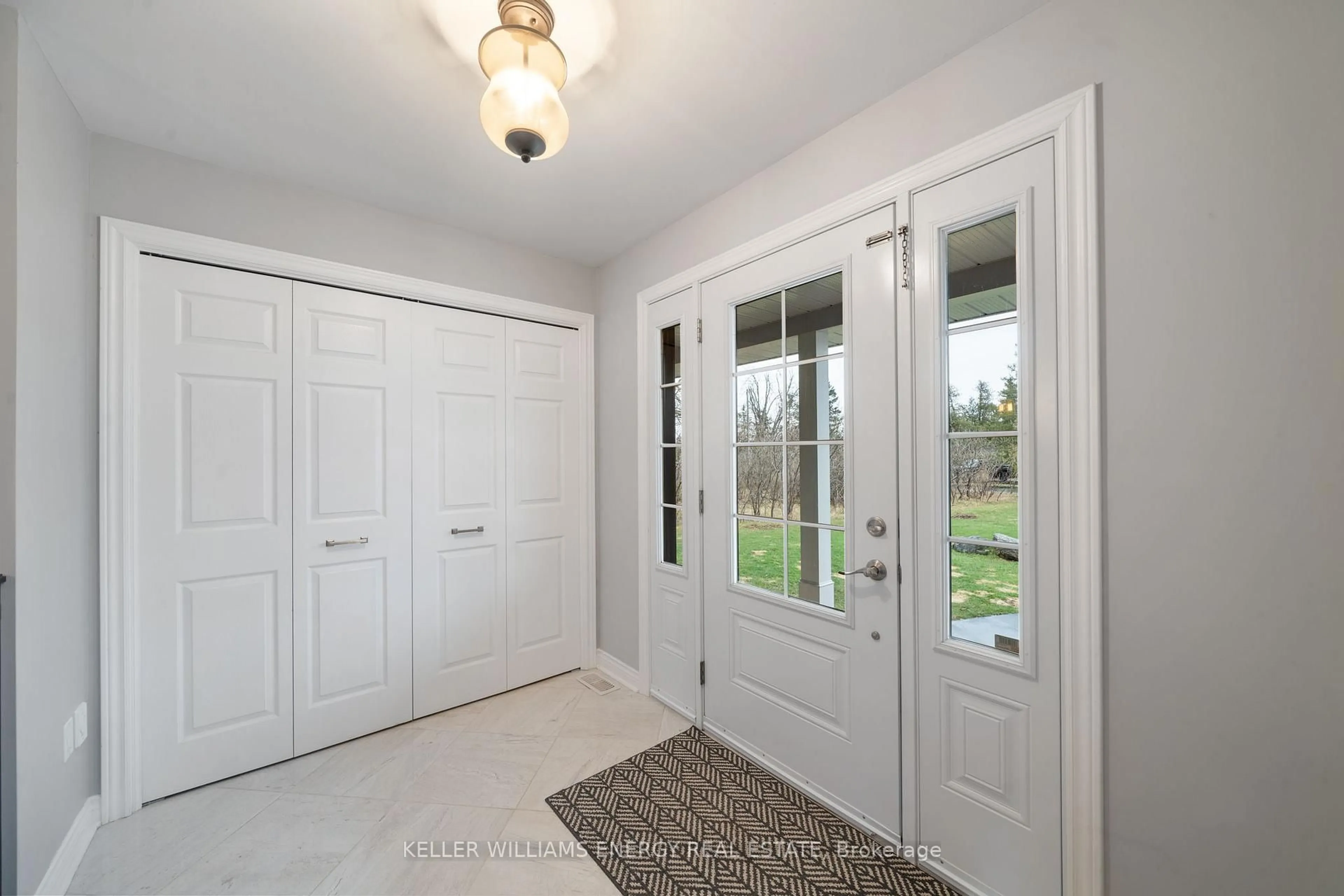 Indoor entryway for 20 Lagoon Dr, Kawartha Lakes Ontario K0M 1N0