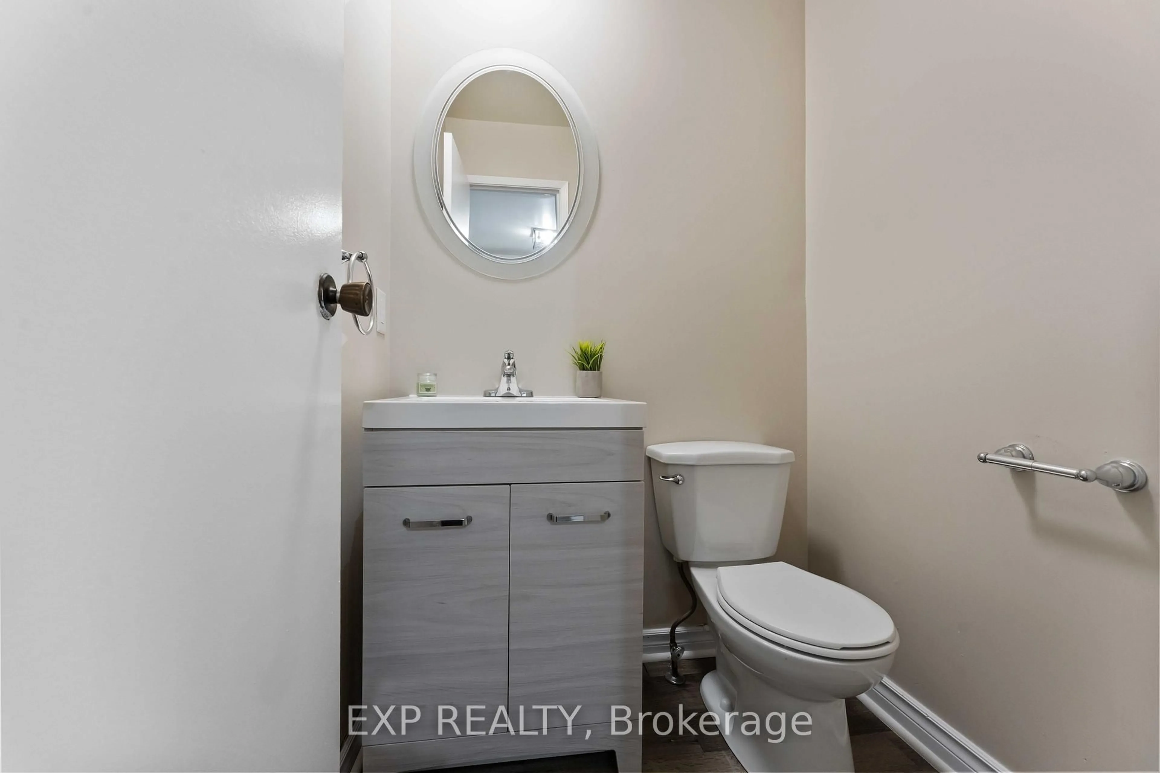 Standard bathroom, ceramic/tile floor for 2659 Pimlico Cres #25, Ottawa Ontario K1T 2A6