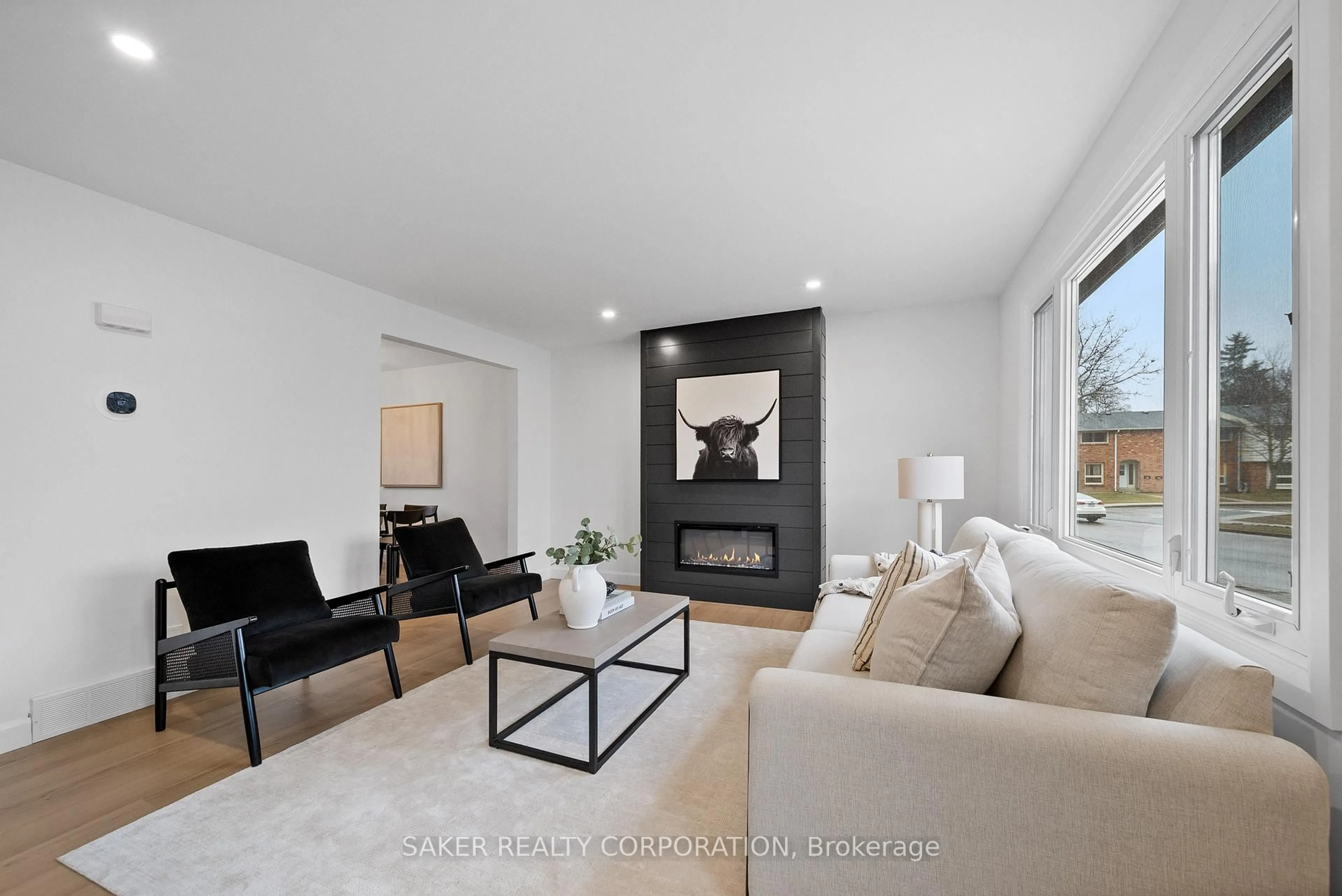 Living room with furniture, unknown for 206 Admiral Dr, London East Ontario N5V 1H8