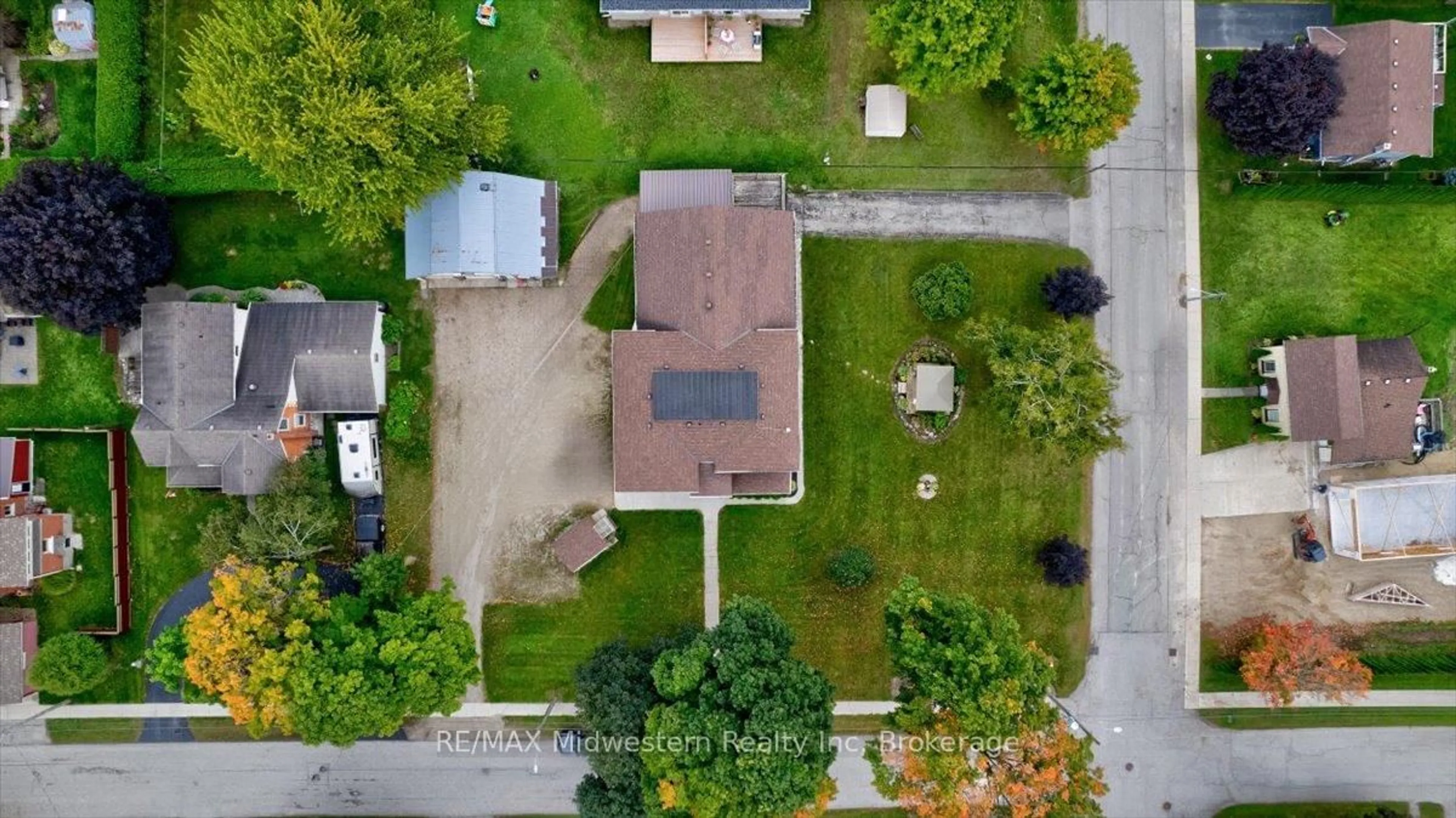 A pic from outside/outdoor area/front of a property/back of a property/a pic from drone, street for 163 John St, Minto Ontario N0G 1Z0