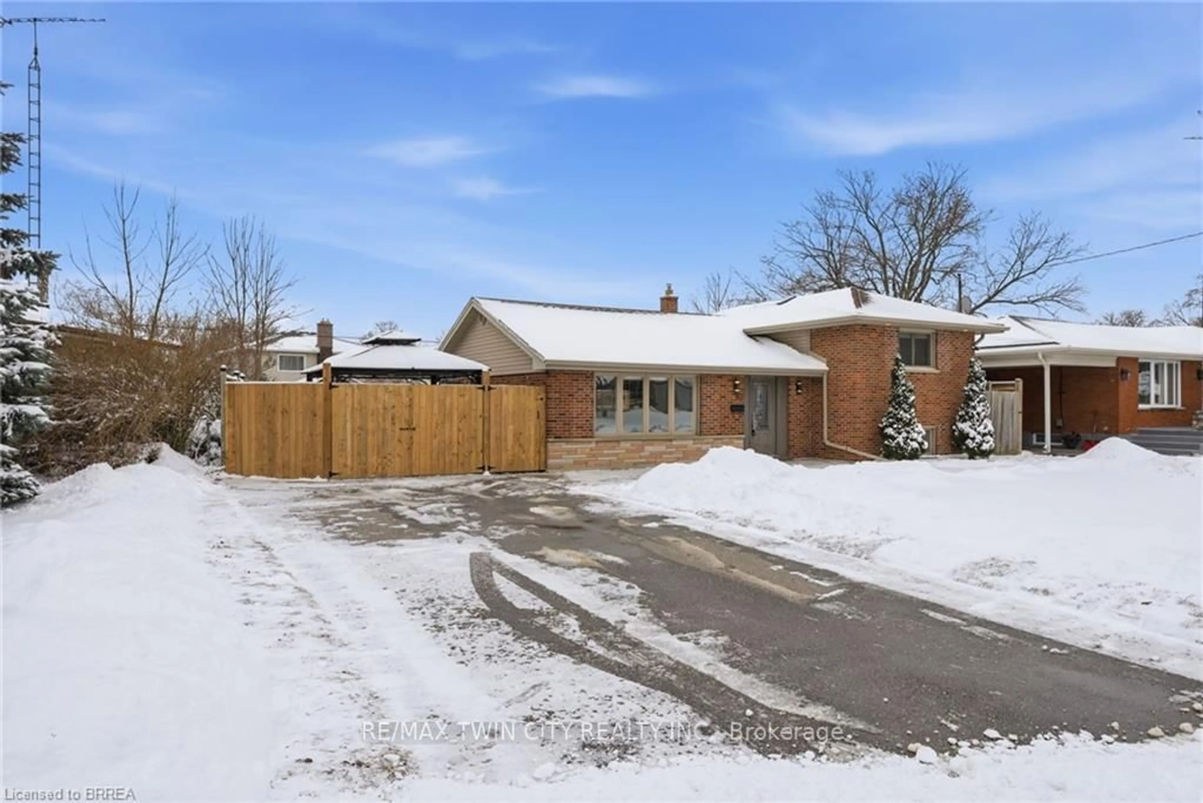 Home with brick exterior material, street for 35 Hickery Pl, Brantford Ontario N3S 3C7