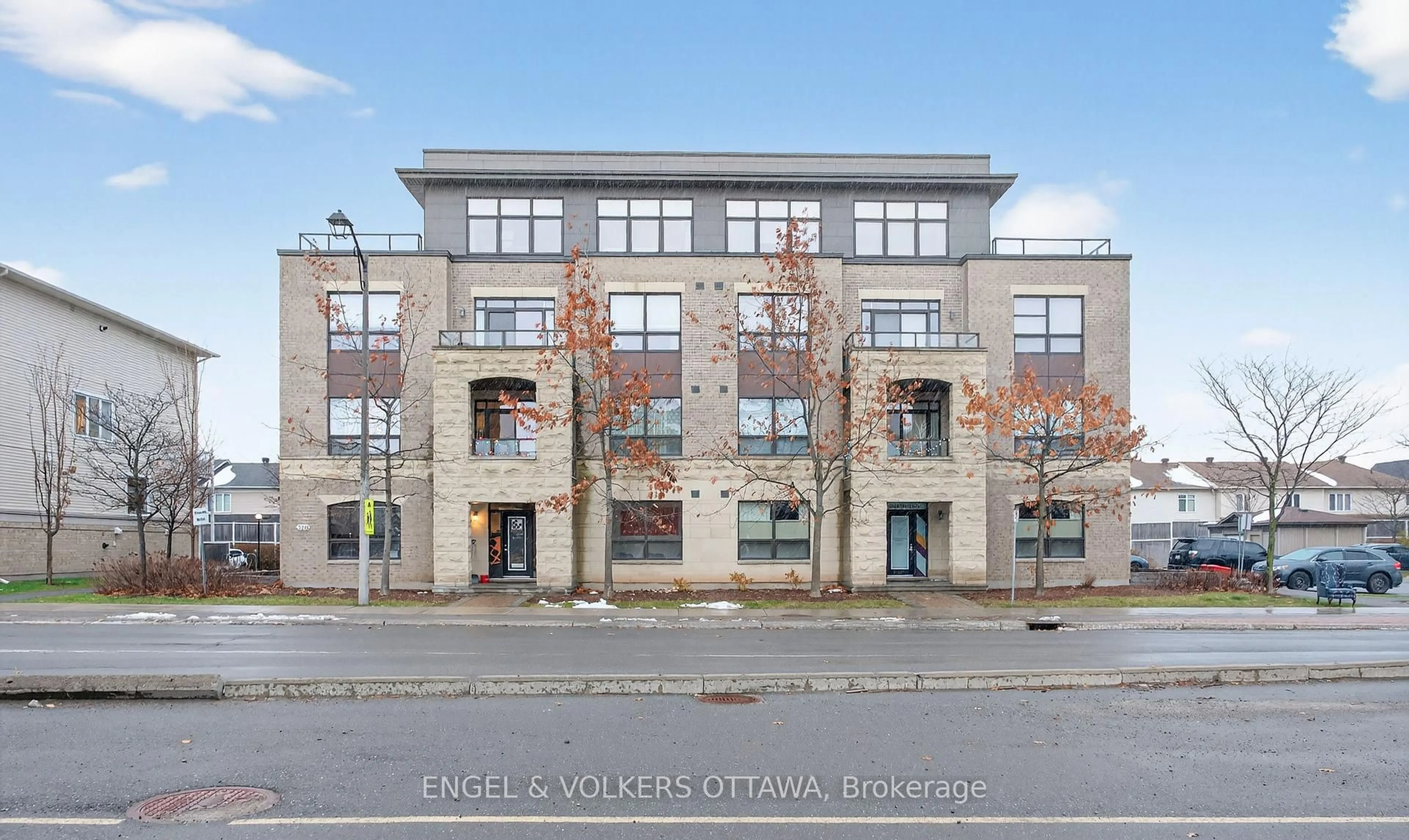 A pic from outside/outdoor area/front of a property/back of a property/a pic from drone, building for 760 Chapman Mills Dr #302, Ottawa Ontario K2J 3V2