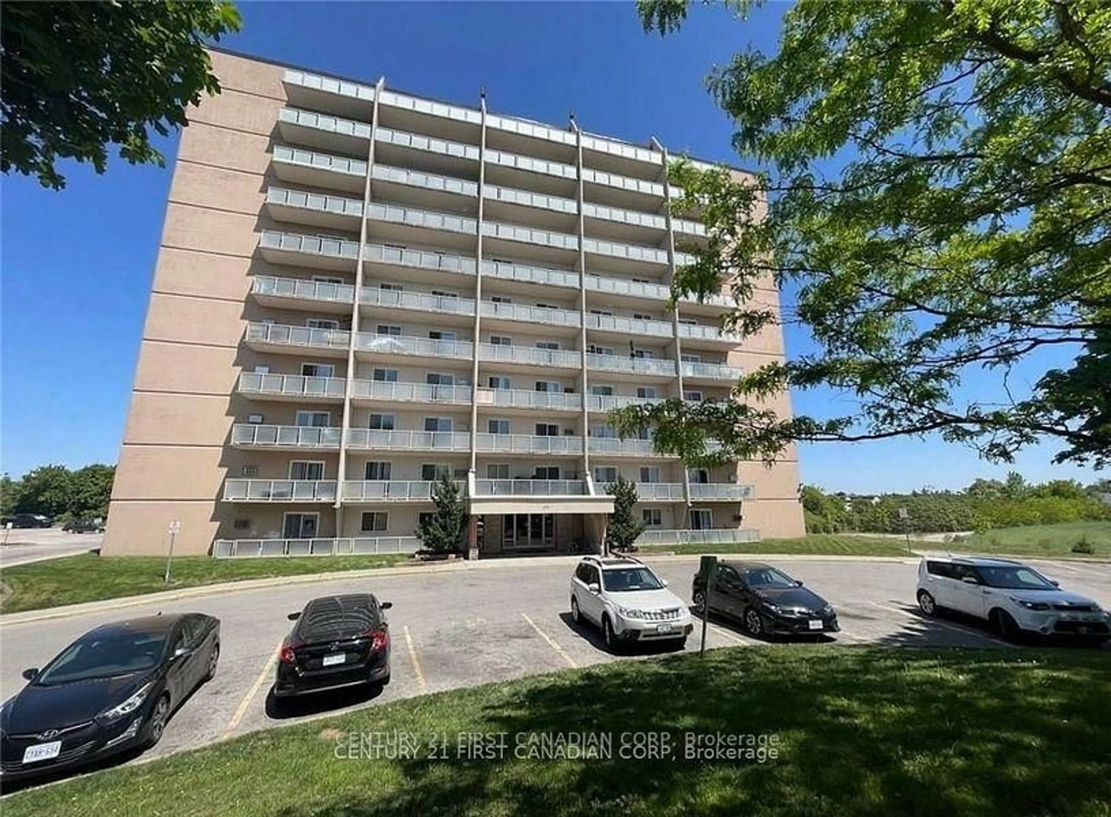 A pic from outside/outdoor area/front of a property/back of a property/a pic from drone, building for 573 Mornington Ave #1011, London East Ontario N5Y 4T9
