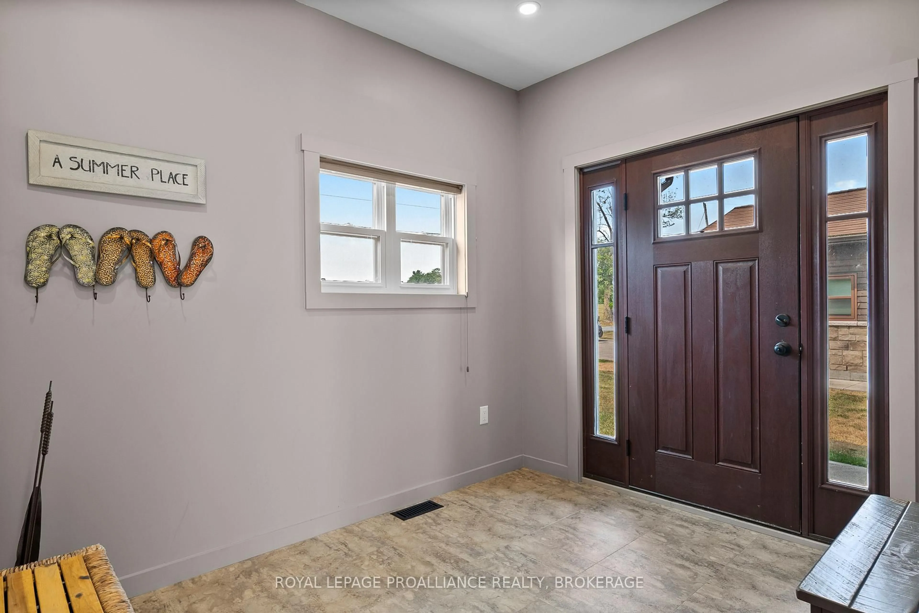 Indoor entryway for 199 & 213 Leone's Cove Lane, Wolfe Island Ontario K0H 2Y0