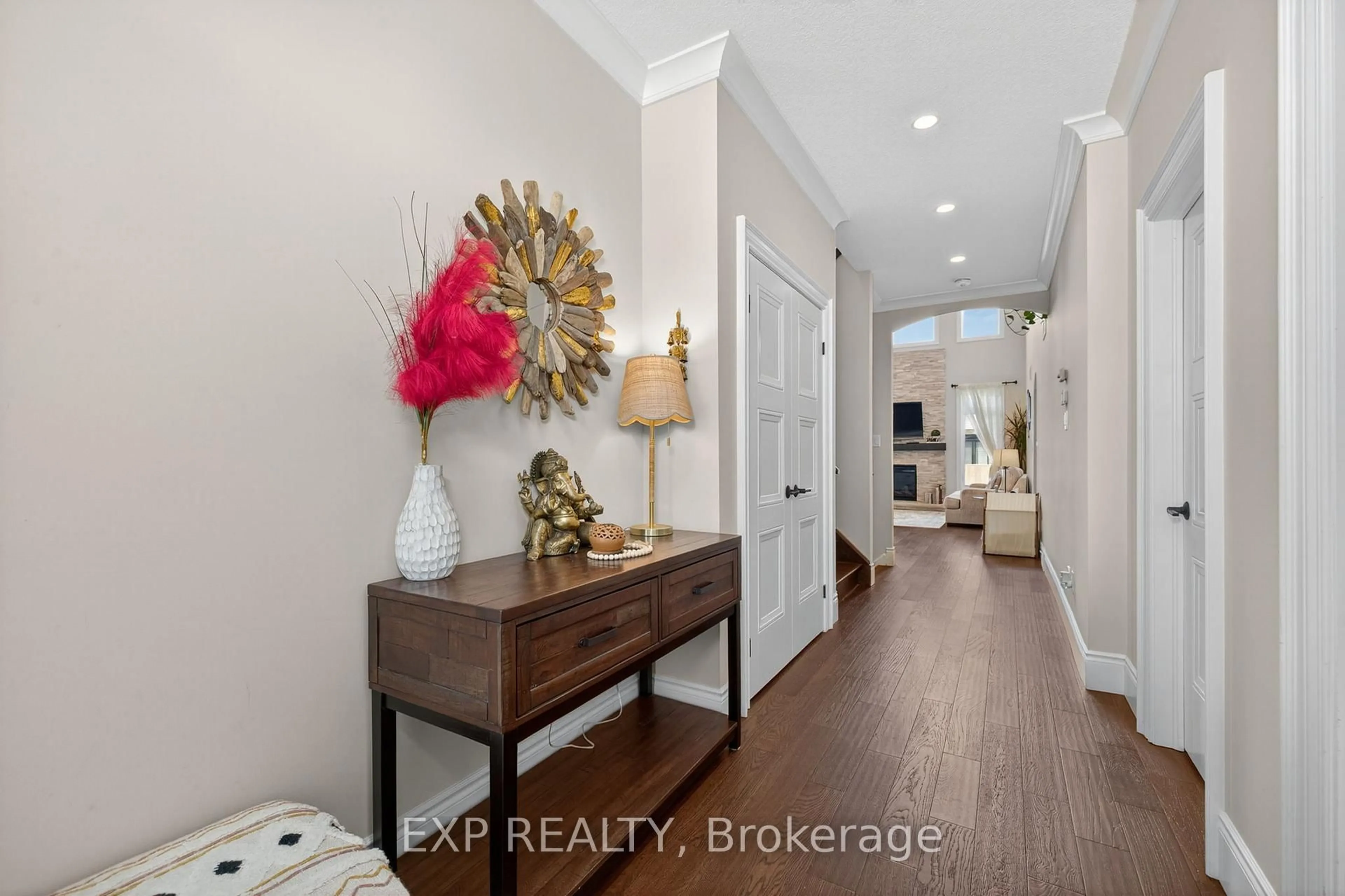 Indoor entryway for 116 Spencer Ave, Lucan Biddulph Ontario N0M 2J0