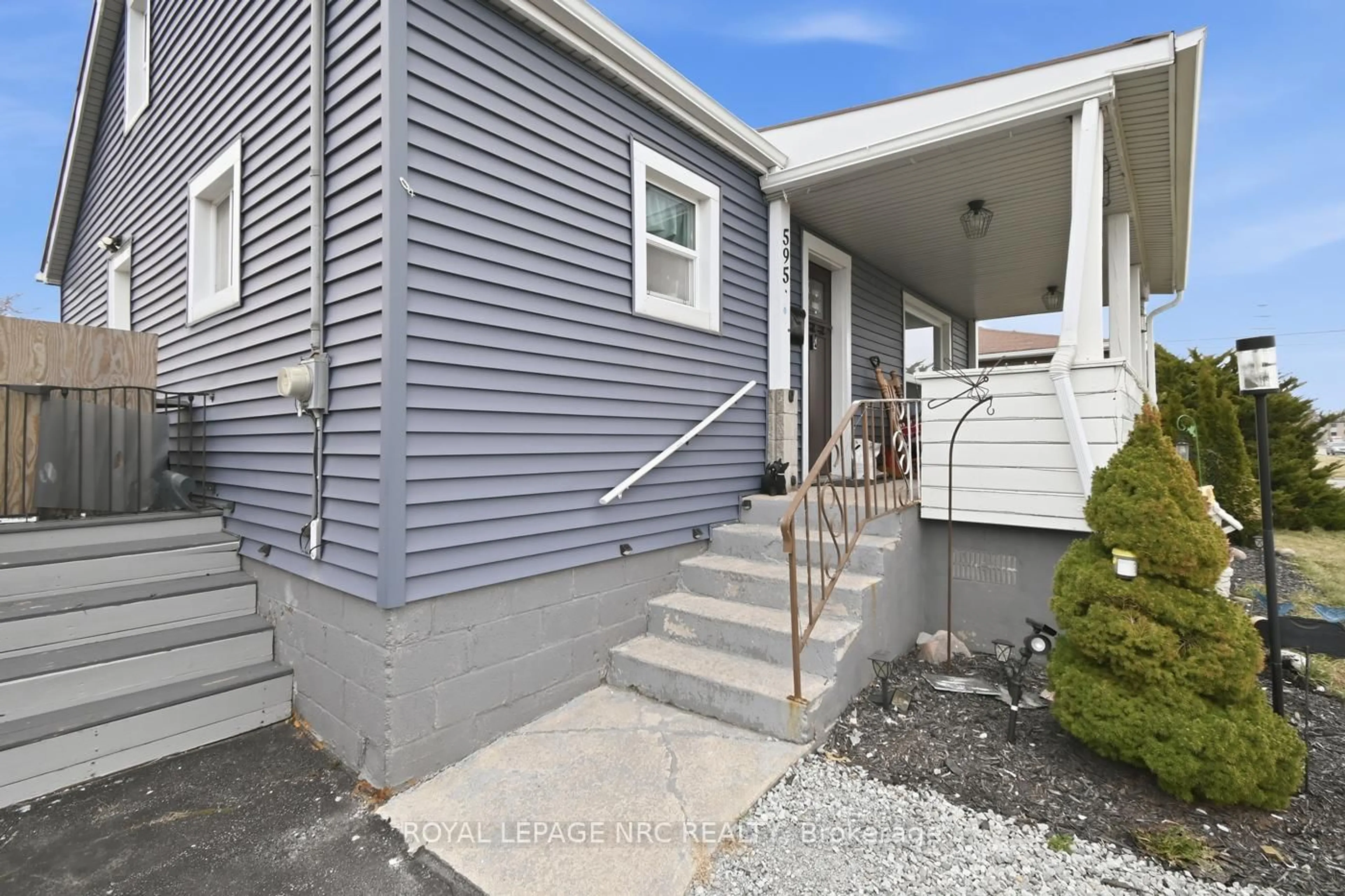 Unknown for 595 Lincoln St, Welland Ontario L3B 4R1