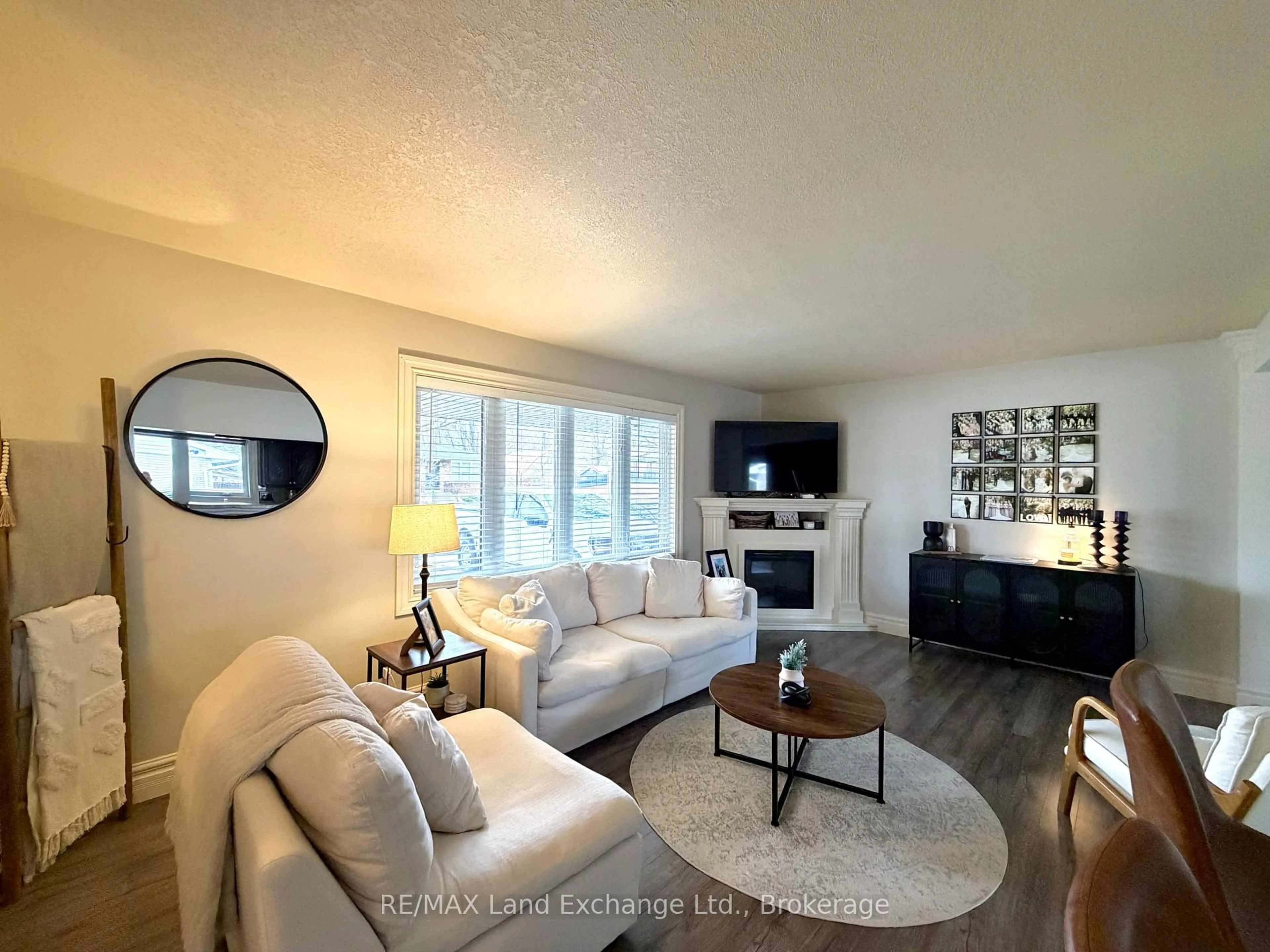 Living room with furniture, unknown for 770 Bricker St, Saugeen Shores Ontario N0H 2C3