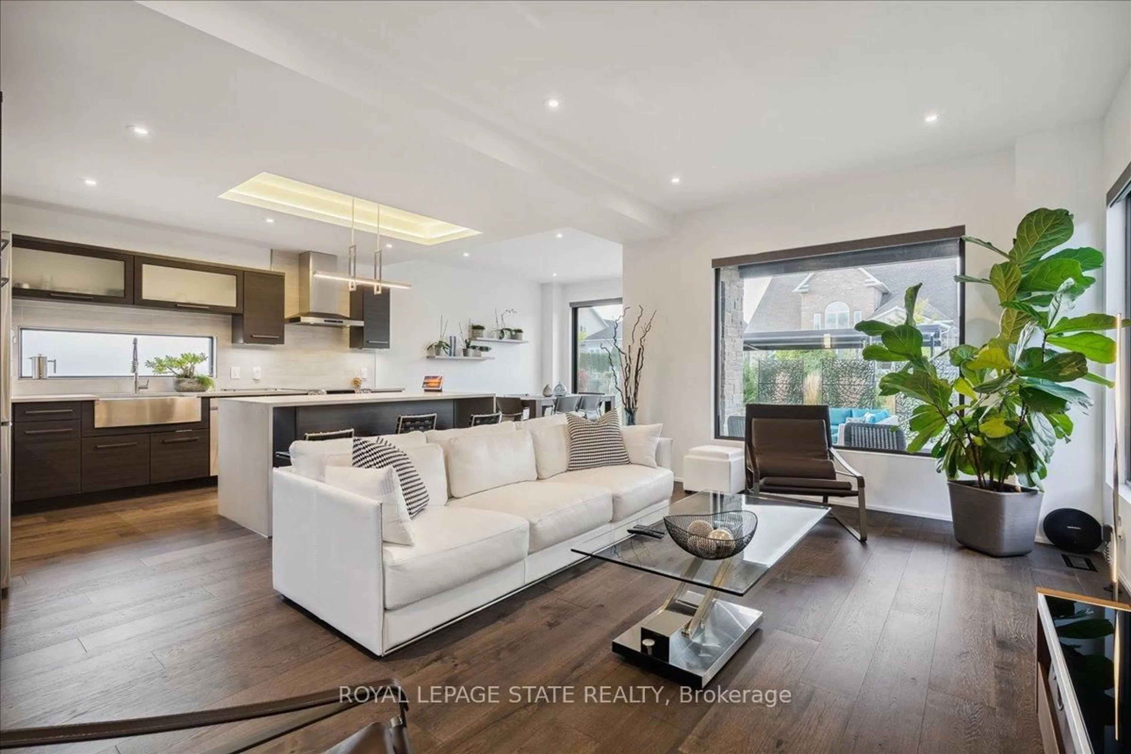 Living room with furniture, unknown for 137 New Lakeshore Rd, Norfolk Ontario N0A 1N3