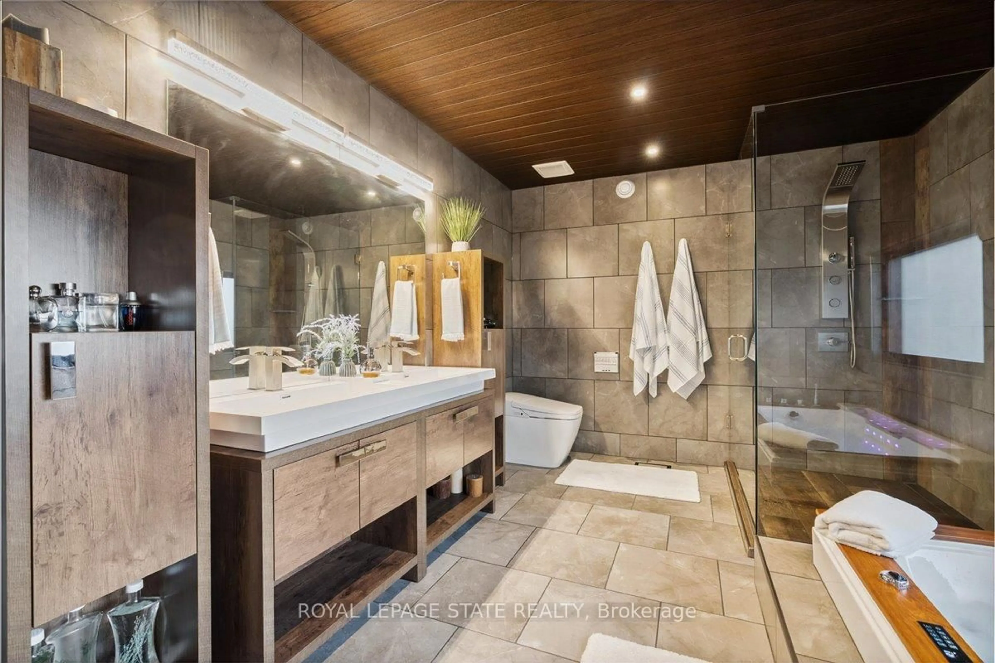 Contemporary bathroom, ceramic/tile floor for 137 New Lakeshore Rd, Norfolk Ontario N0A 1N3