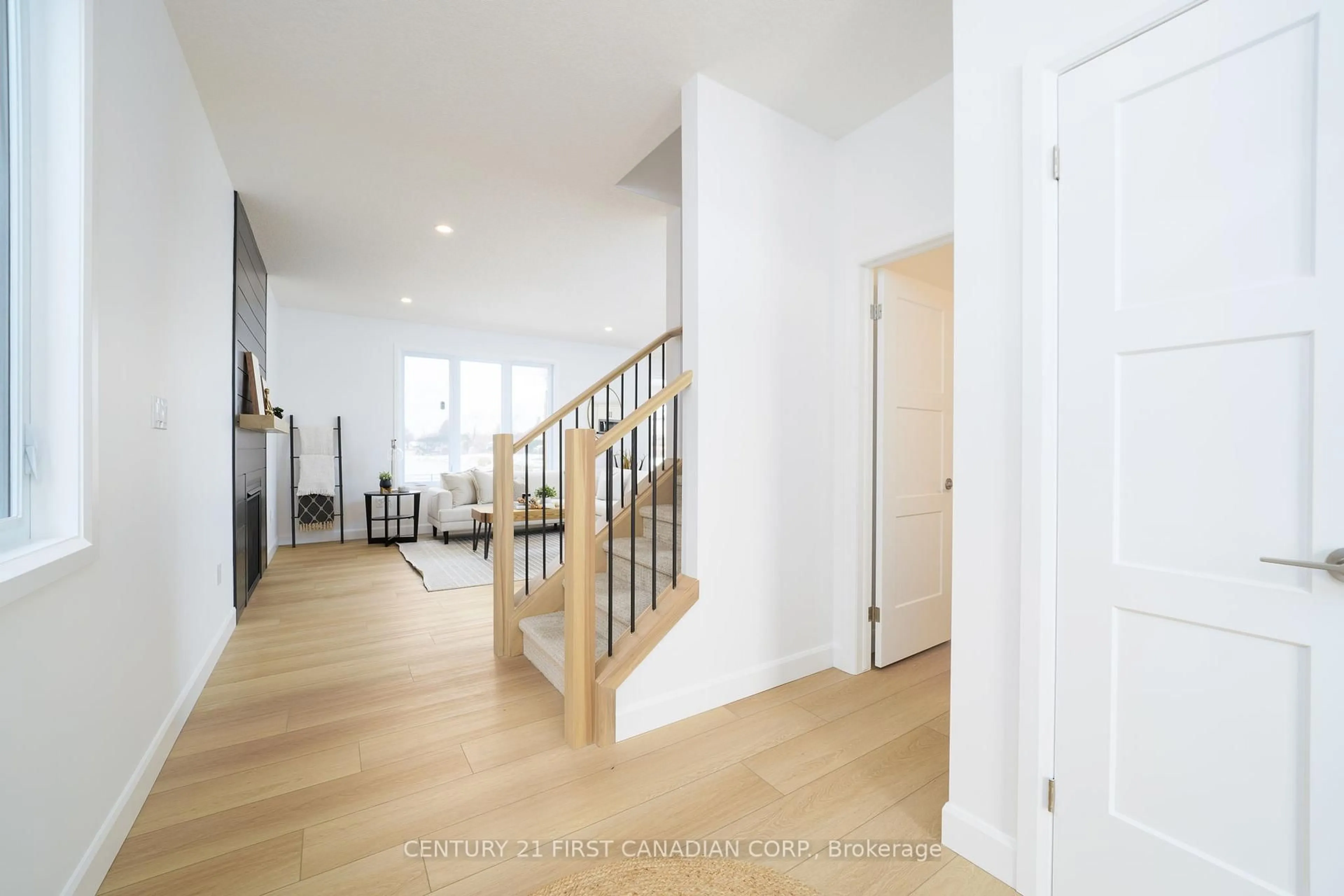 Indoor foyer for 115 Atkinson St, North Middlesex Ontario N0M 1A0
