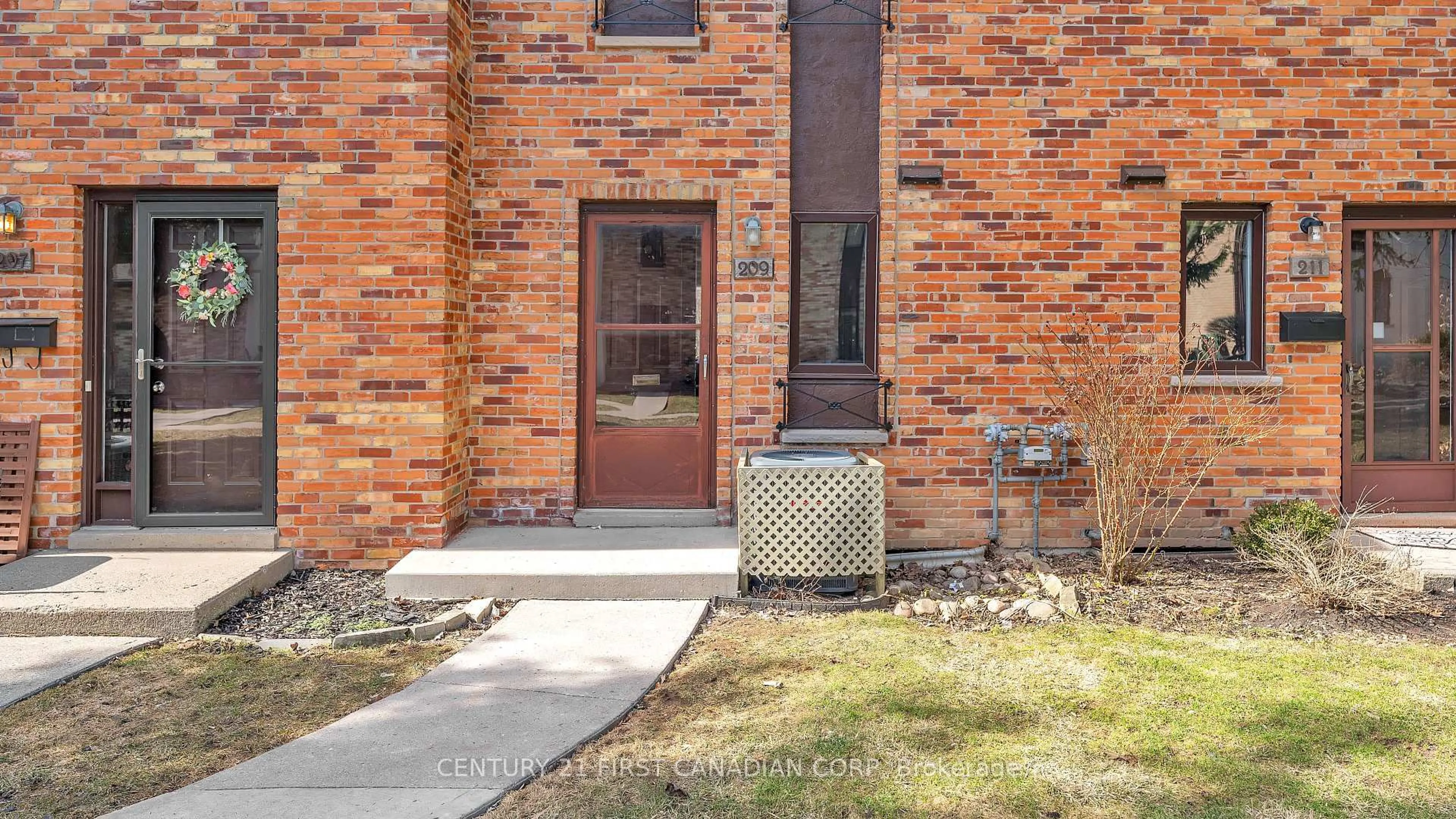Home with brick exterior material, street for 209 Millbank Dr #26, London South Ontario N6C 4V9