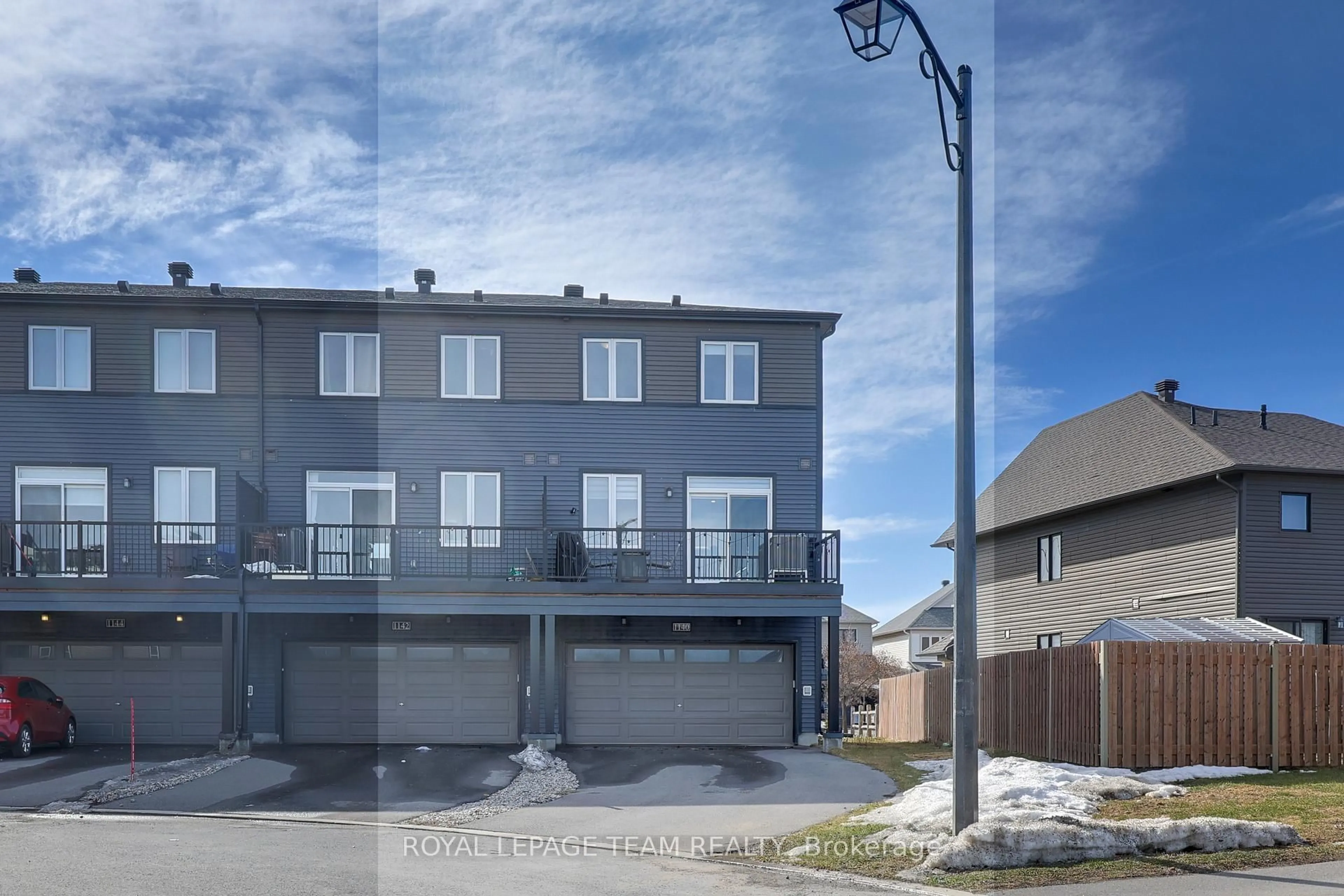 A pic from outside/outdoor area/front of a property/back of a property/a pic from drone, street for 1140 Speedvale Crt, Kanata Ontario K2T 0P5
