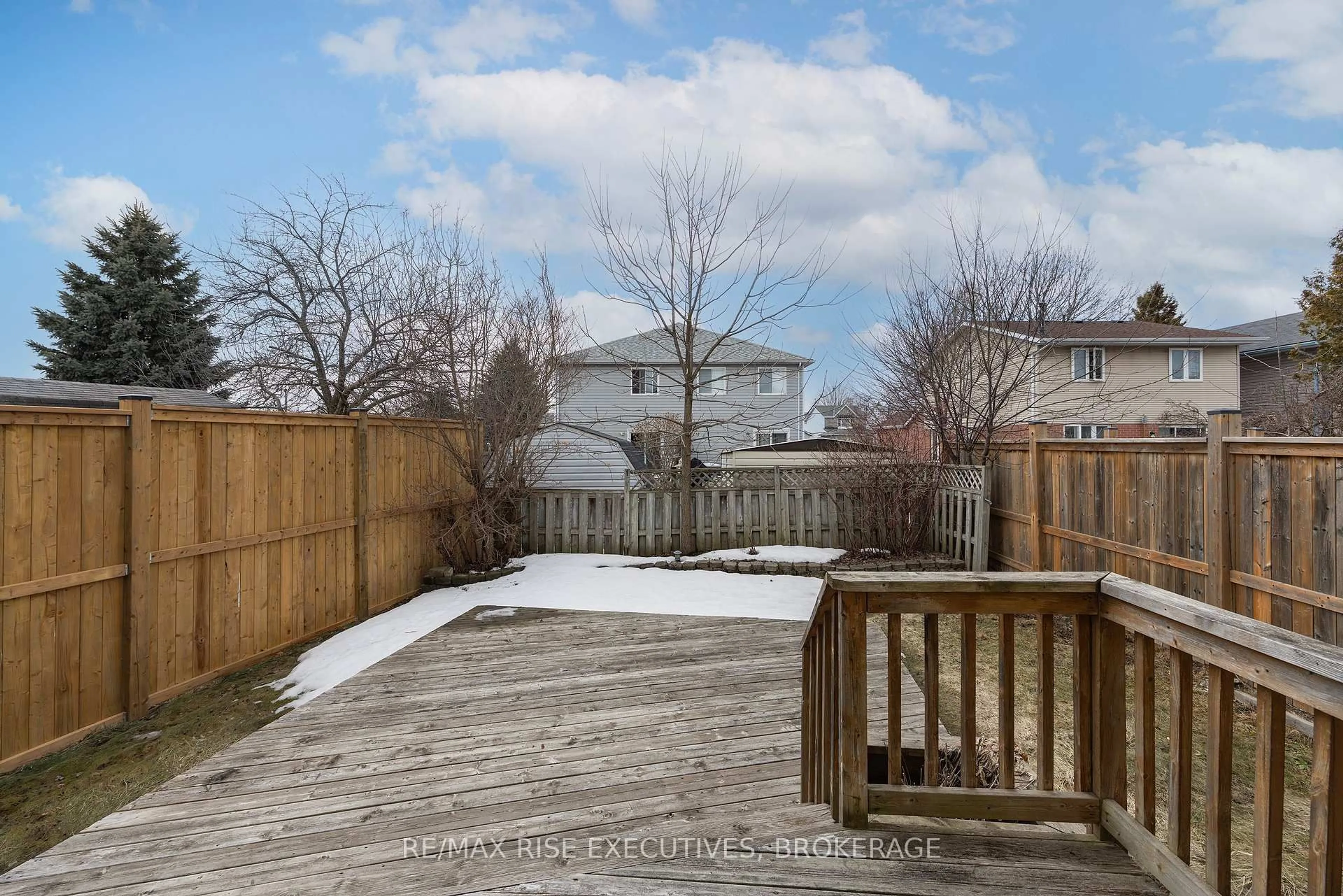 A pic from outside/outdoor area/front of a property/back of a property/a pic from drone, unknown for 524 Grandtrunk Ave, Kingston Ontario K7M 8P6