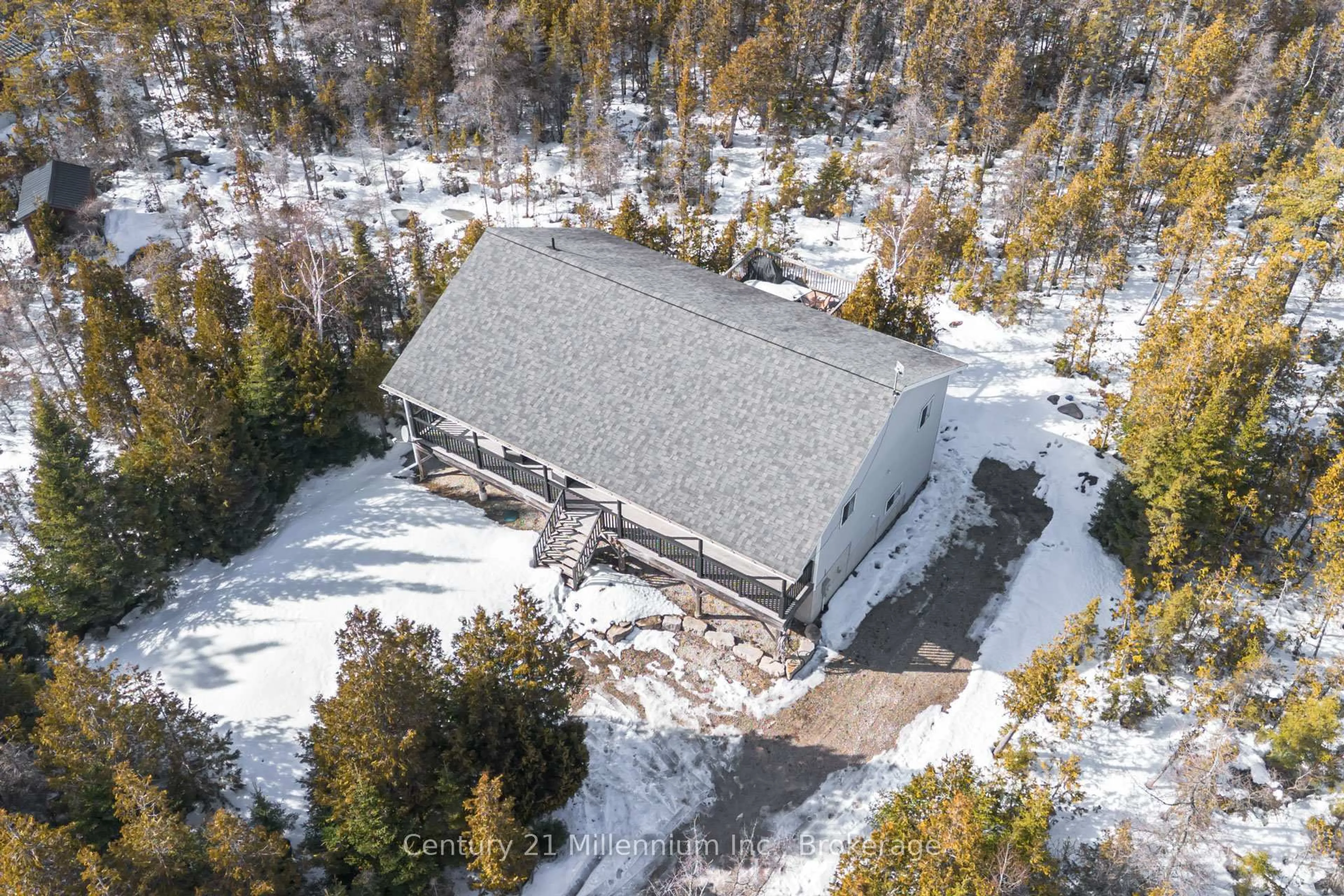 A pic from outside/outdoor area/front of a property/back of a property/a pic from drone, building for 62 McIvor Dr, Northern Bruce Peninsula Ontario N0H 1Z0
