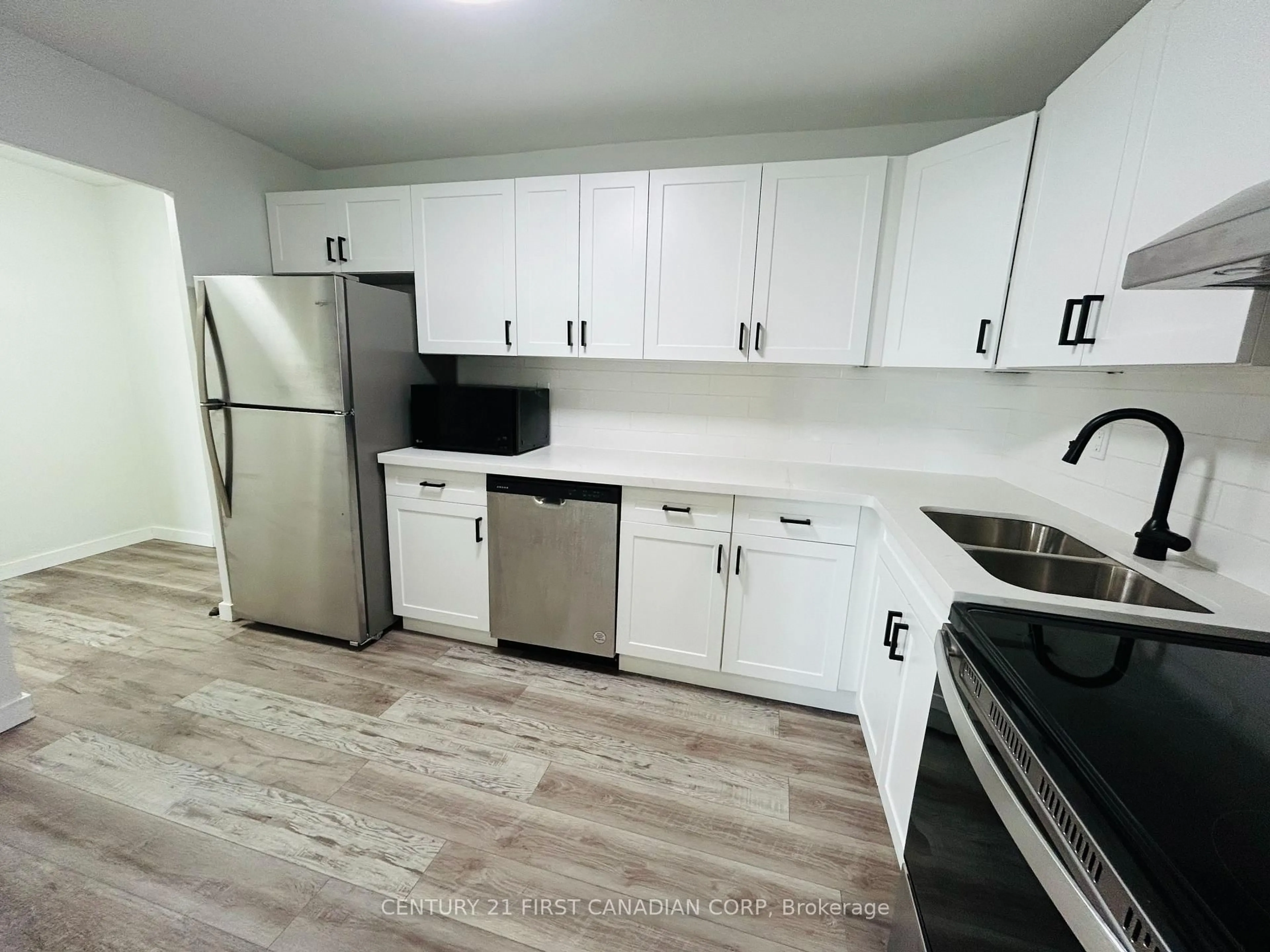 Standard kitchen, unknown for 573 Mornington Ave #802, London East Ontario N5Y 4T9