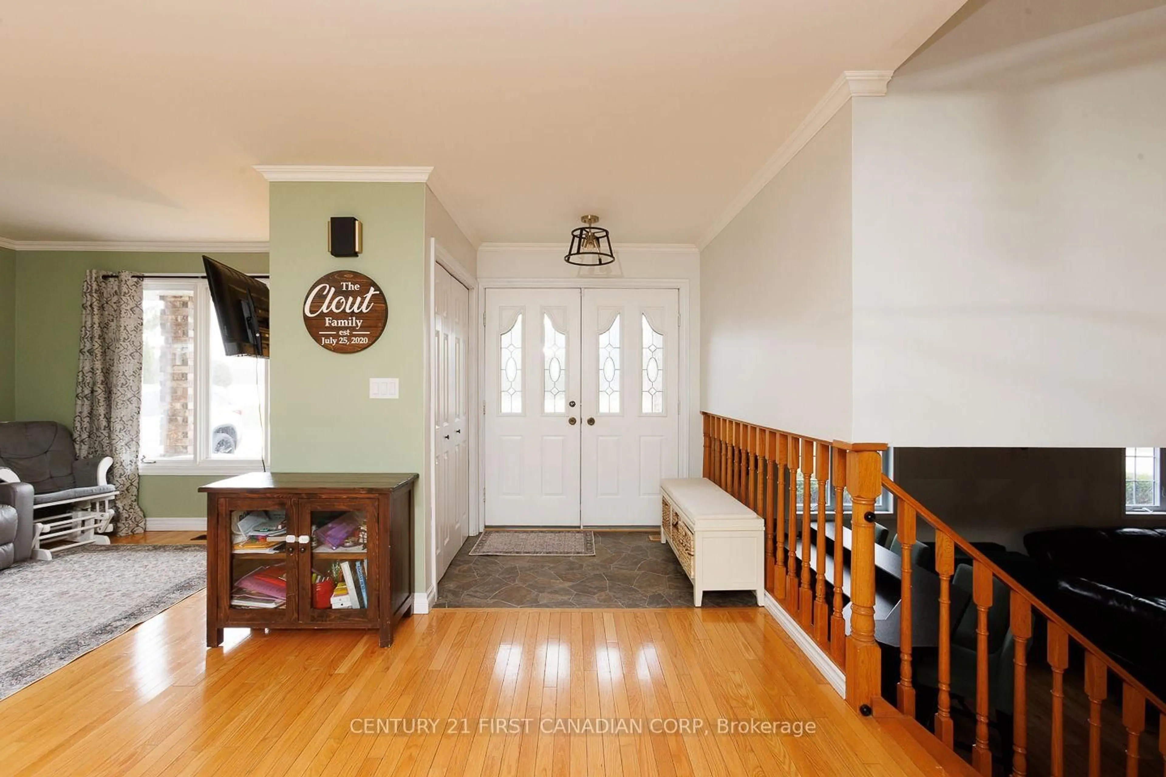 Indoor entryway for 24565 Pioneer Line, West Elgin Ontario N0L 2P0